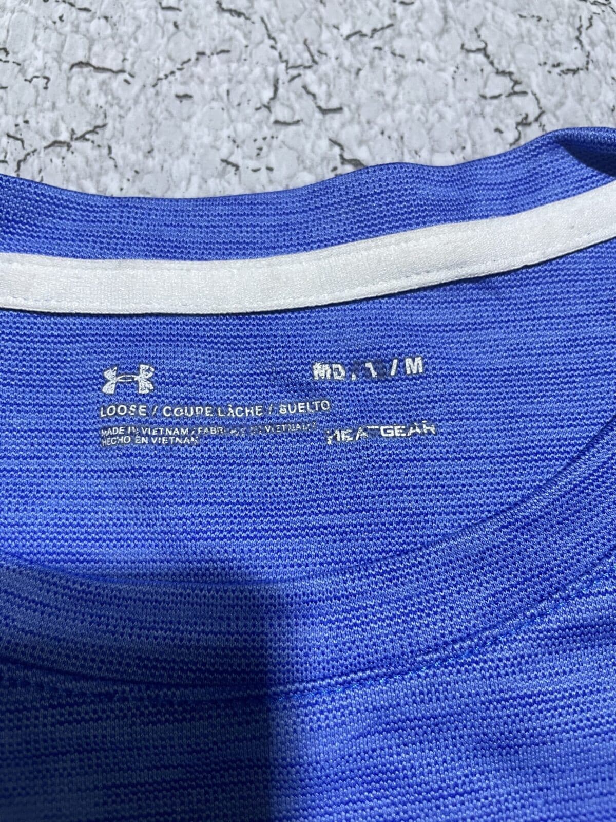 Under Armour thrift t-shirt India close-up