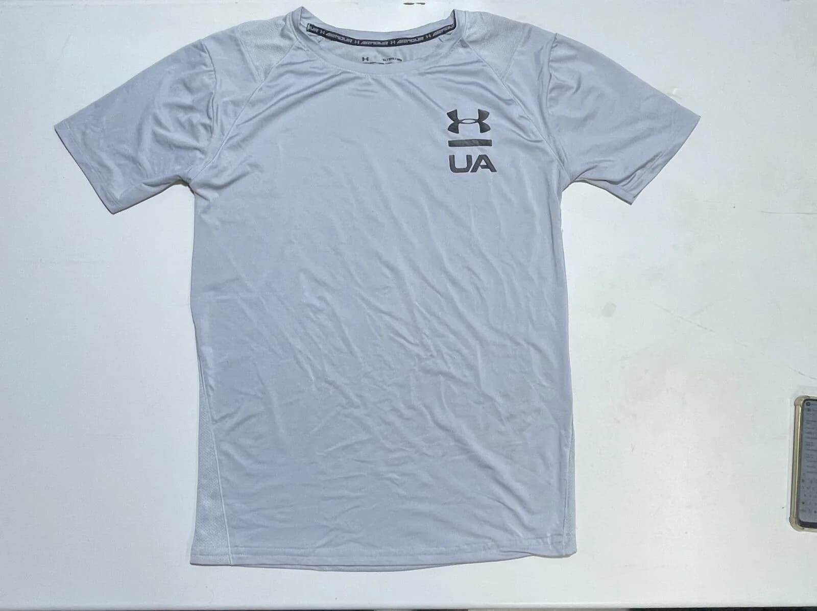 UNDER ARMOUR HEATGEAR BODY FITTED HALF SLEEVE TSHIRT SIZE M