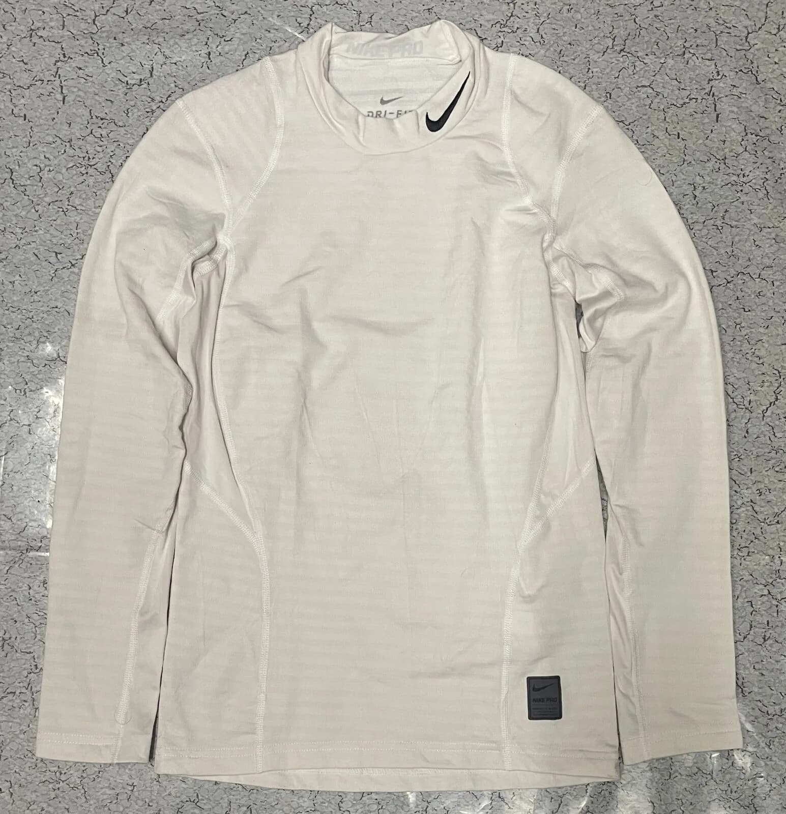 Nike thrift compression wear India