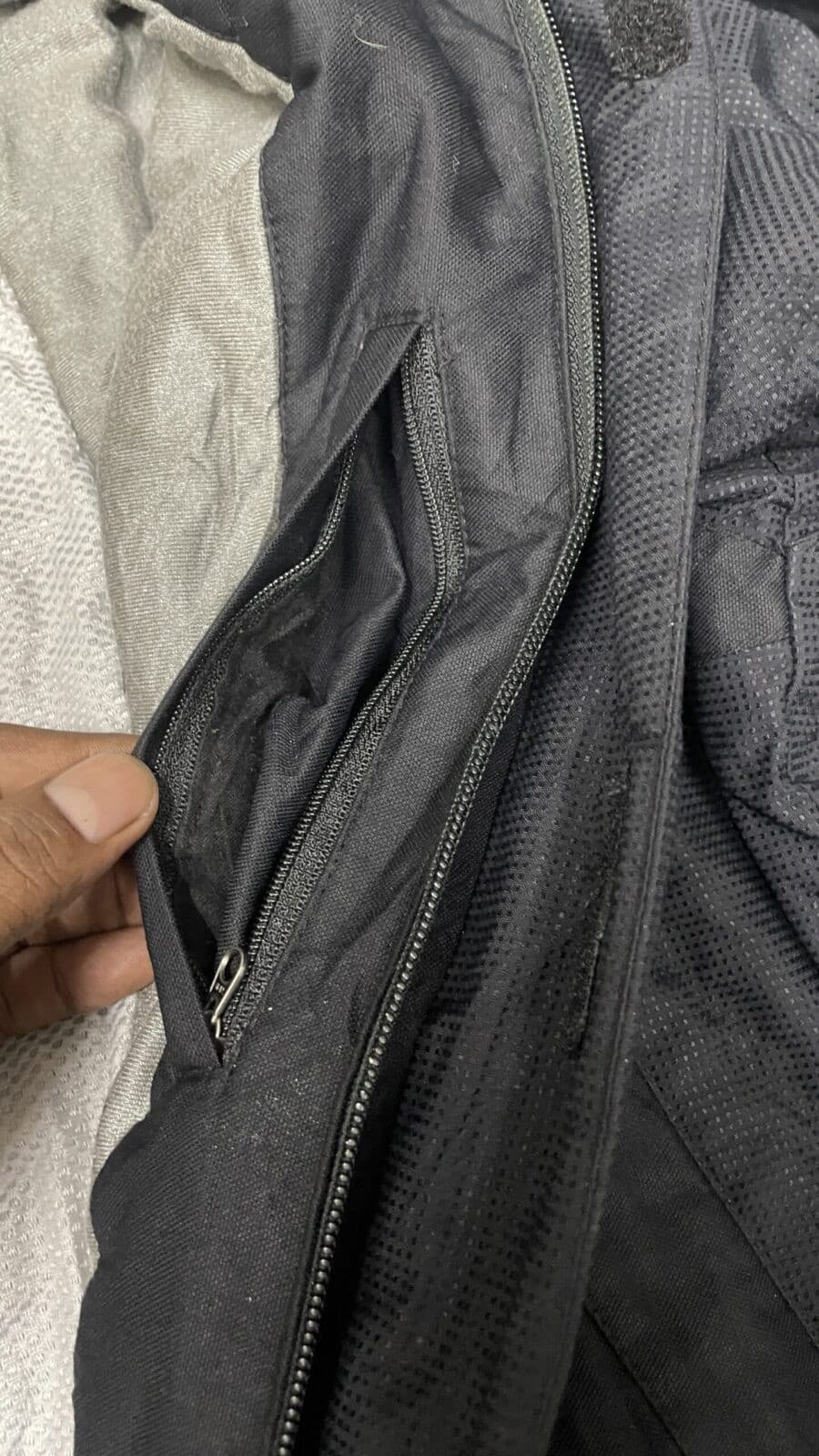 Fila thrift winter jacket India detail view