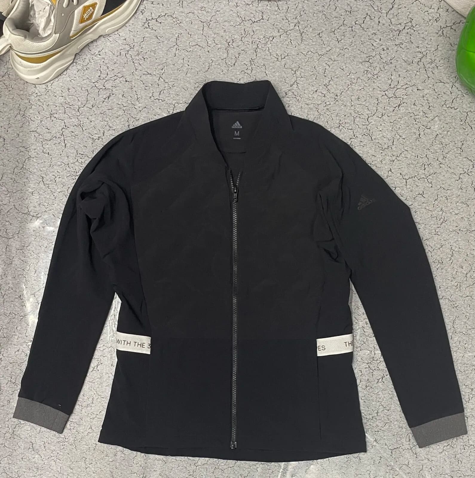 Adidas thrift puffer jacket India