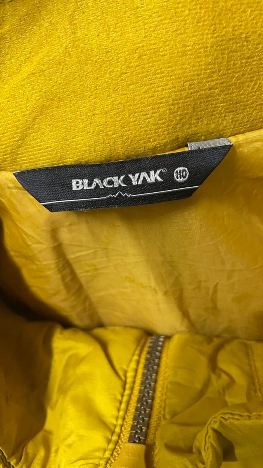 Branded thrift puffer jacket India close-up