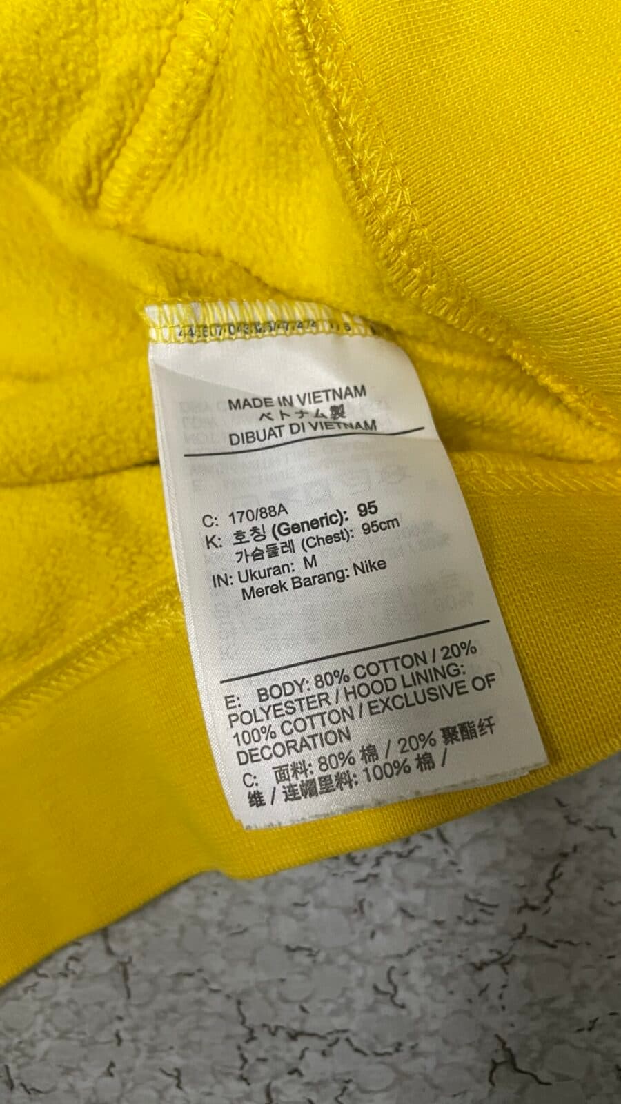 Nike thrift hoodie India close-up