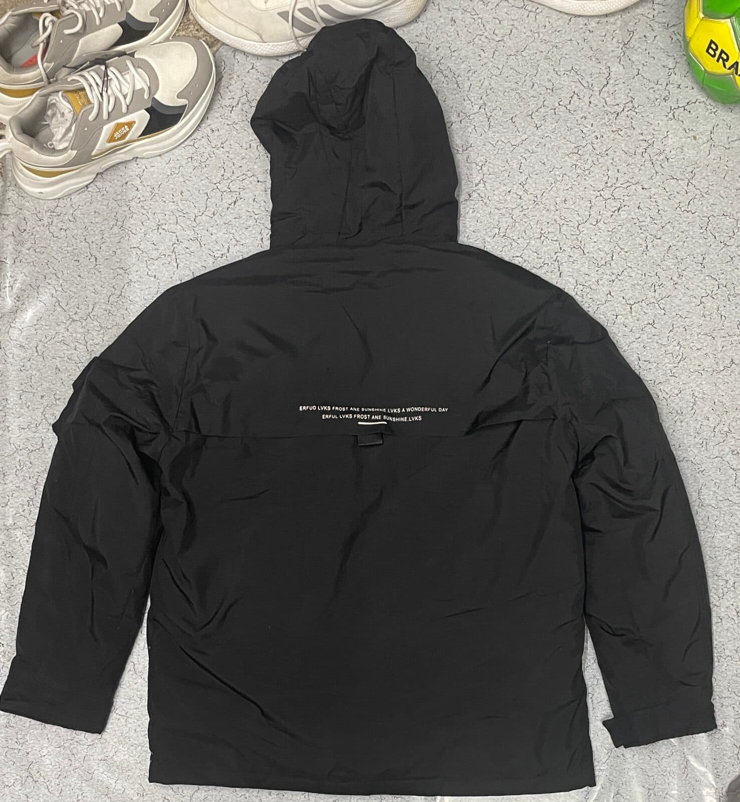 The North Face thrift winter jacket India detail view