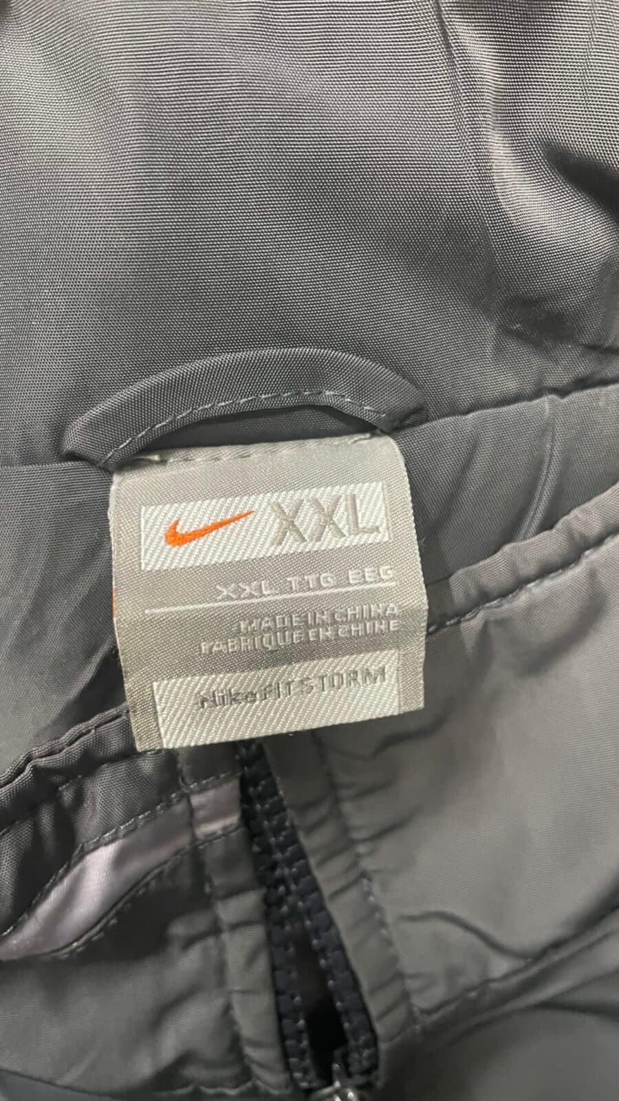 Nike thrift windbreaker jacket India close-up