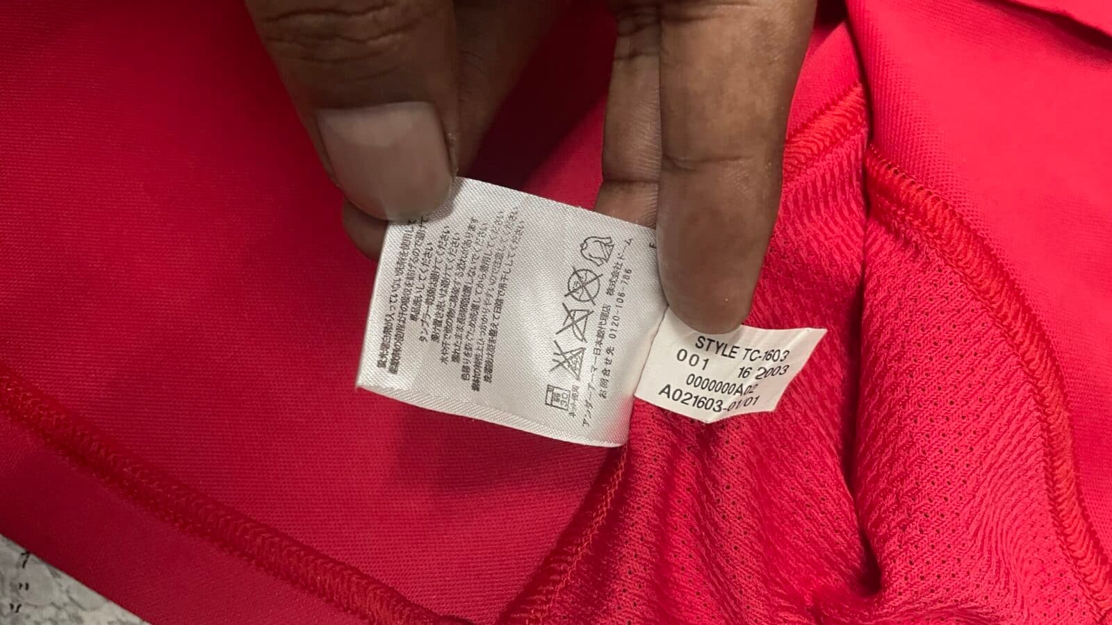 Under Armour thrift jersey India close-up