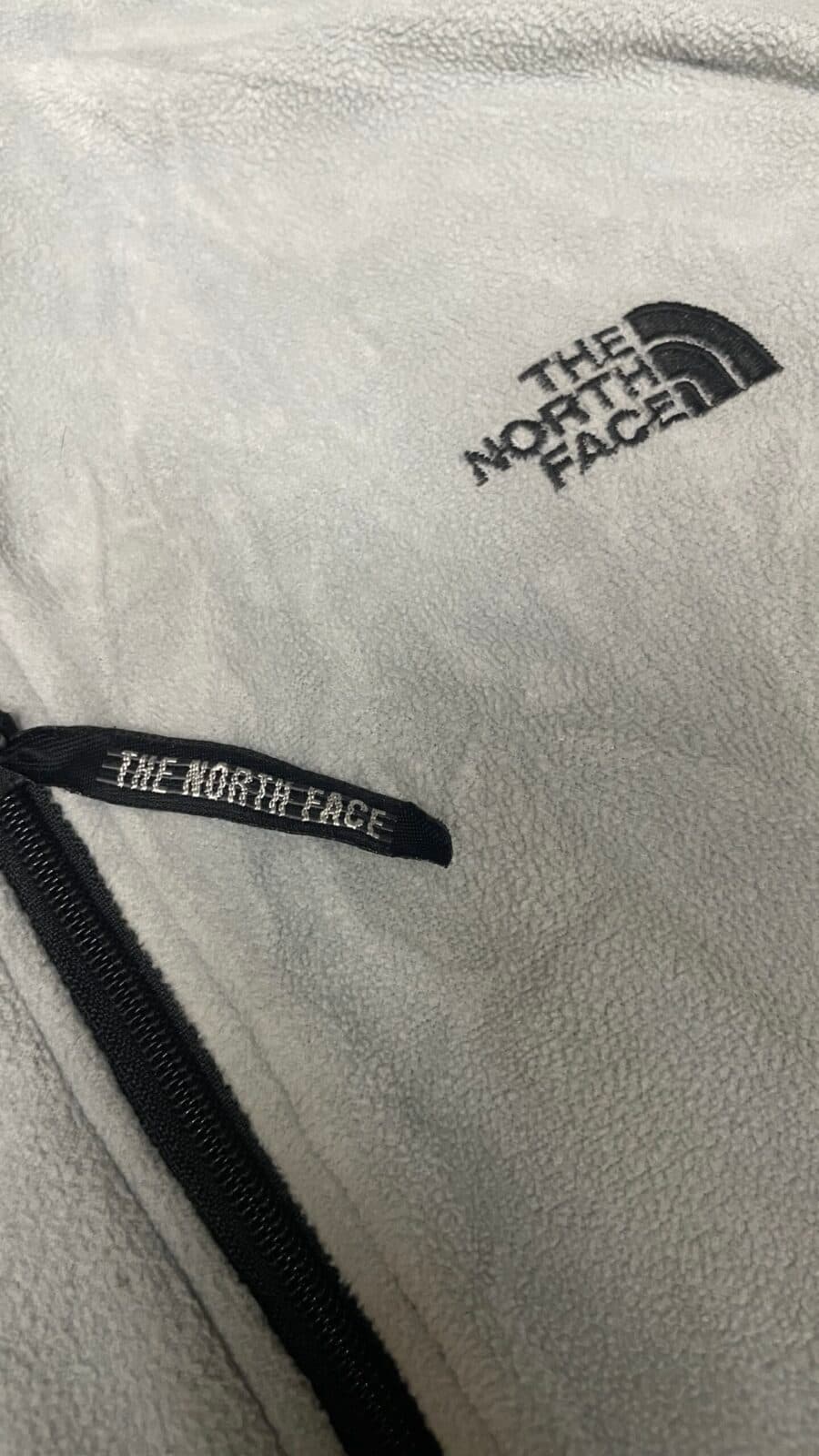The North Face thrift fleece jacket India detail view