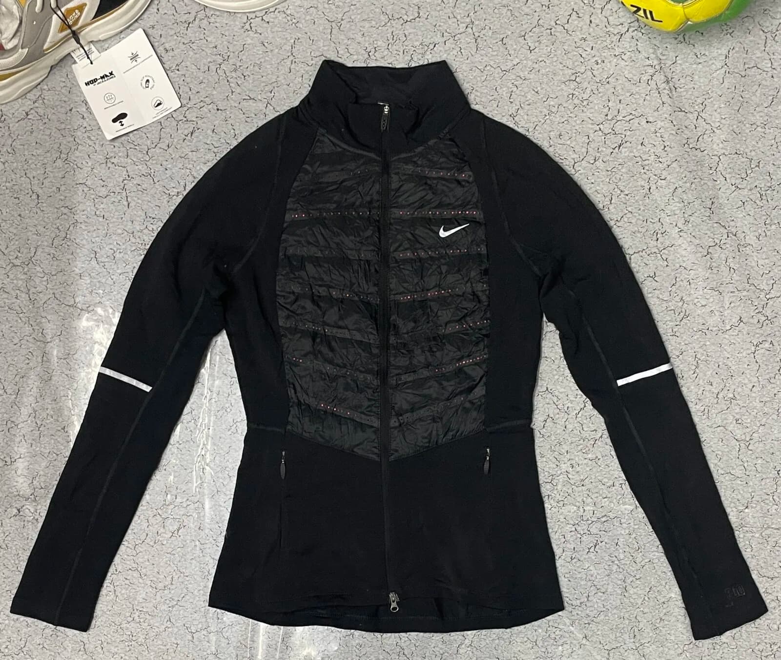 Nike thrift puffer jacket India