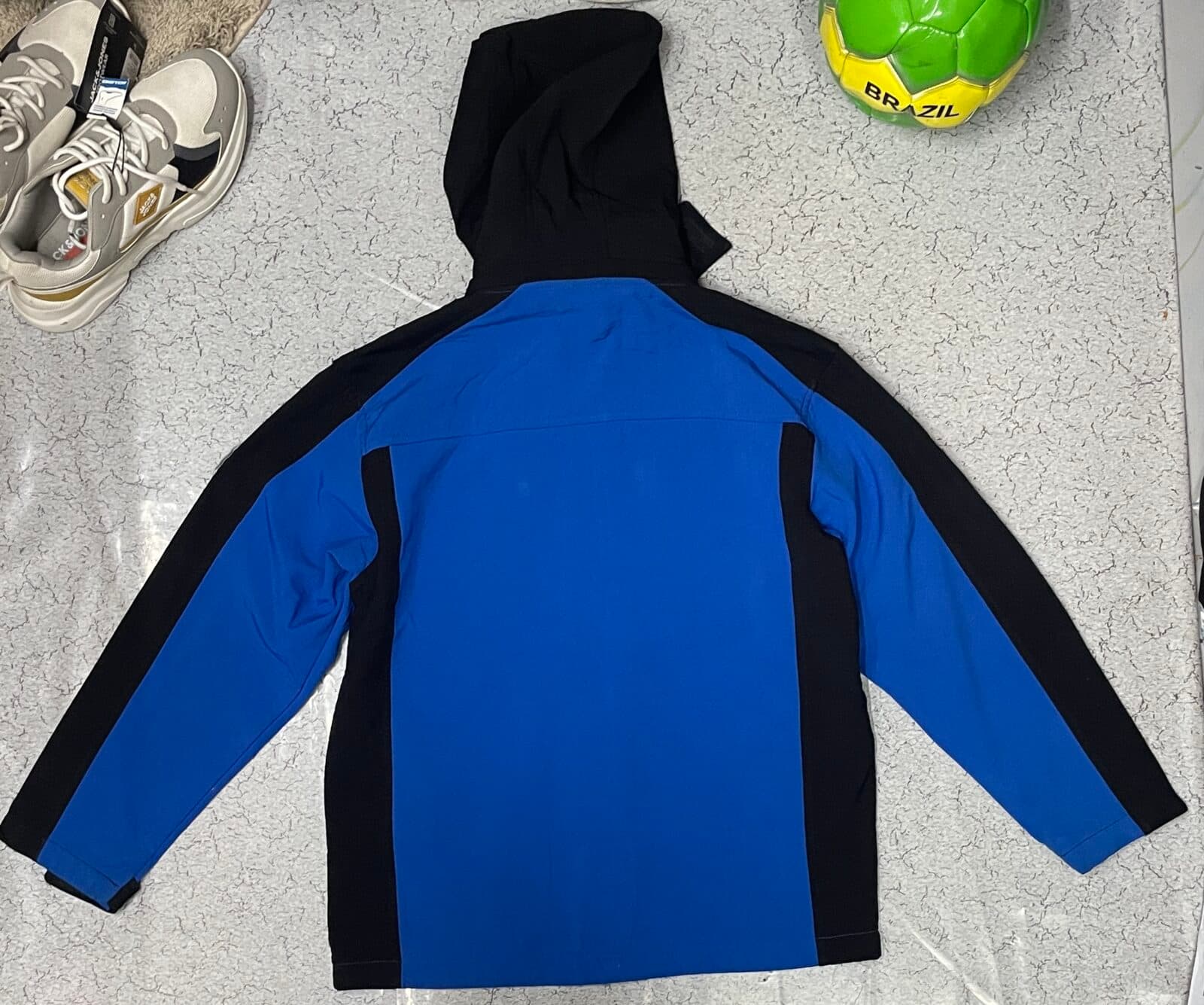 Reebok thrift fleece jacket India detail view
