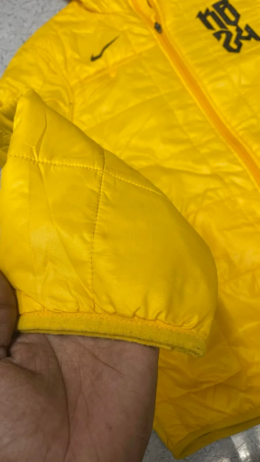 Nike thrift puffer jacket India back view