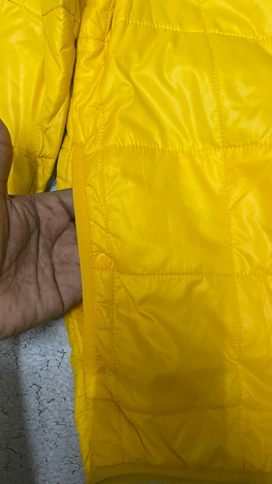 Nike thrift puffer jacket India detail view
