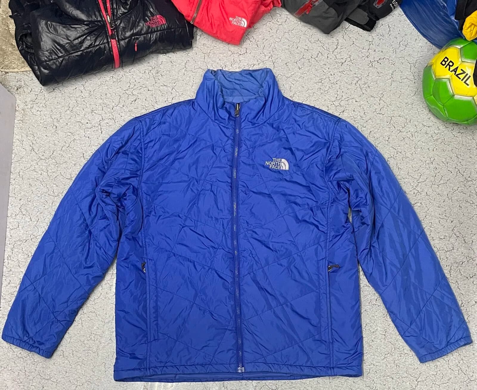 The North Face thrift puffer jacket India back view