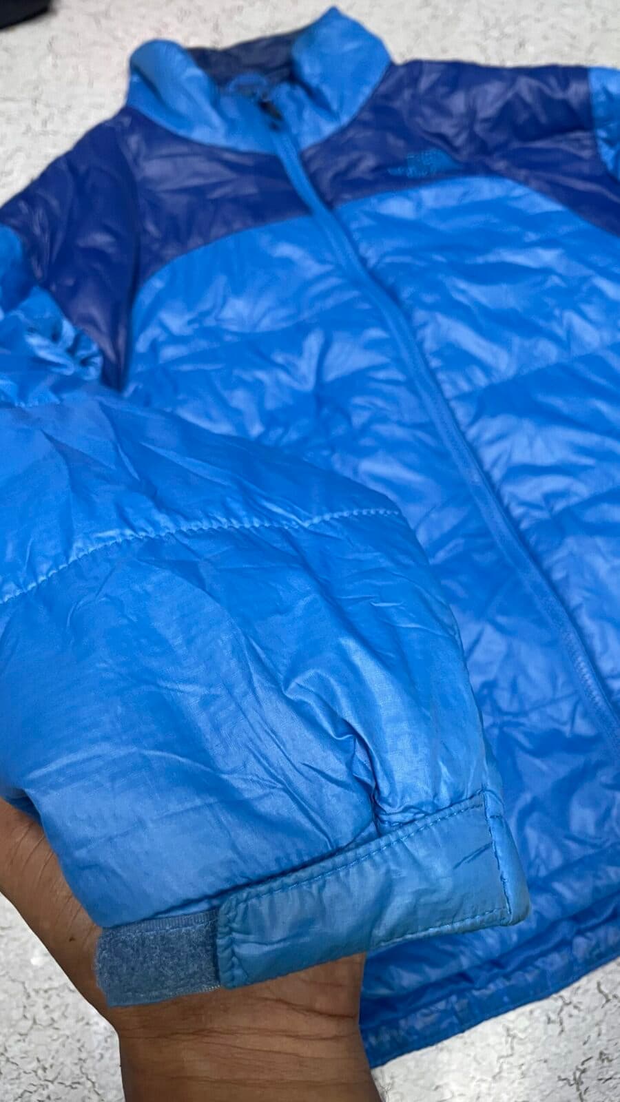 The North Face thrift puffer jacket India detail view