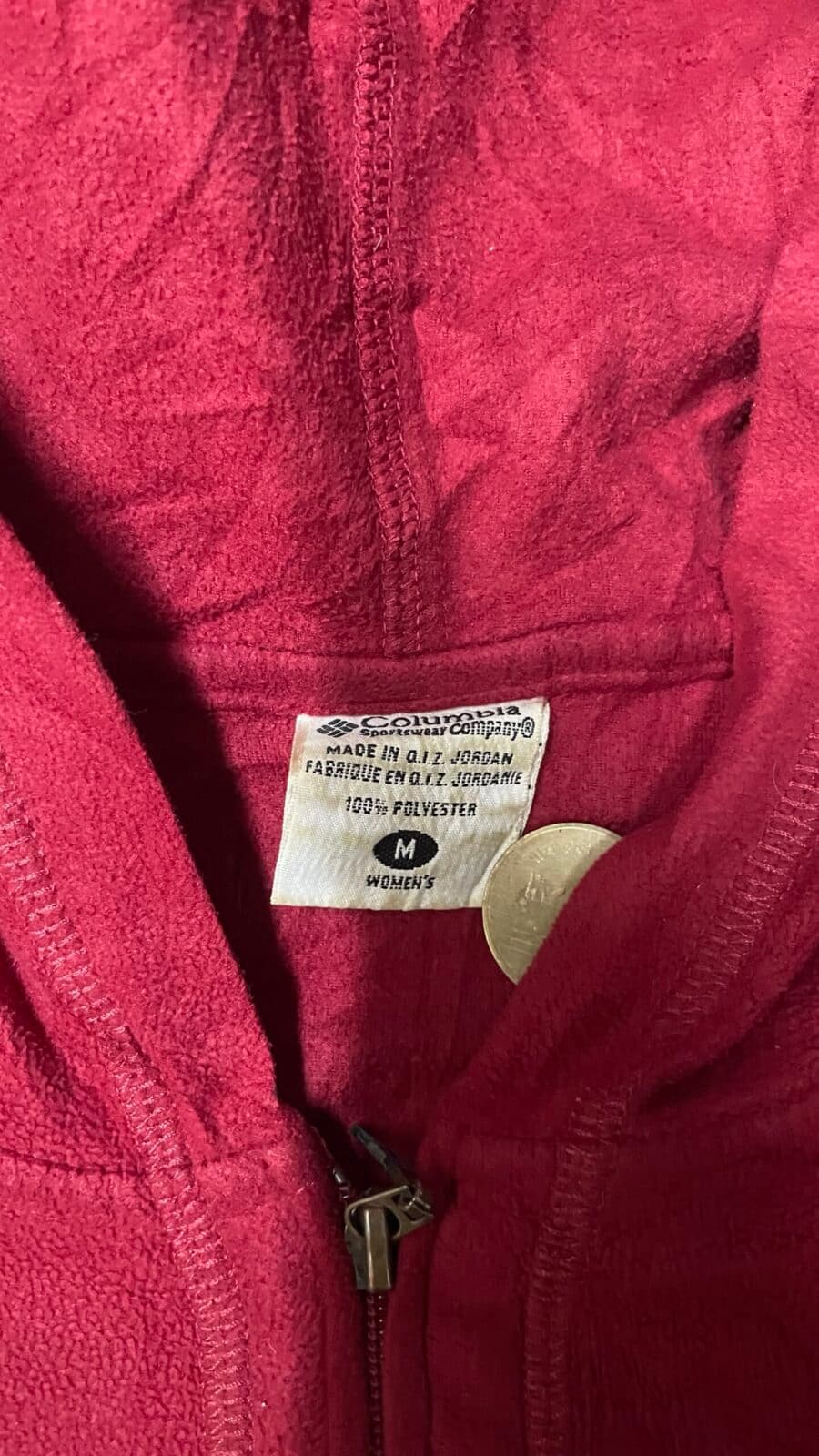 Columbia thrift sweater India close-up