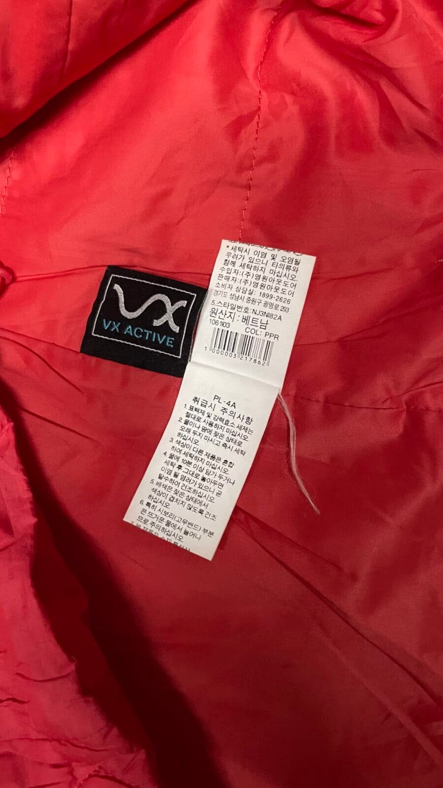 The North Face thrift puffer jacket India close-up