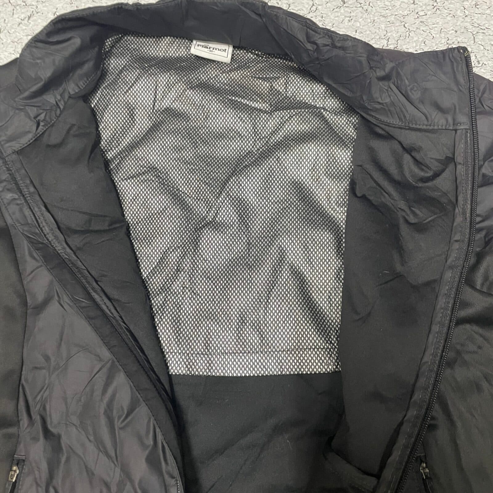 Branded thrift puffer jacket India close-up