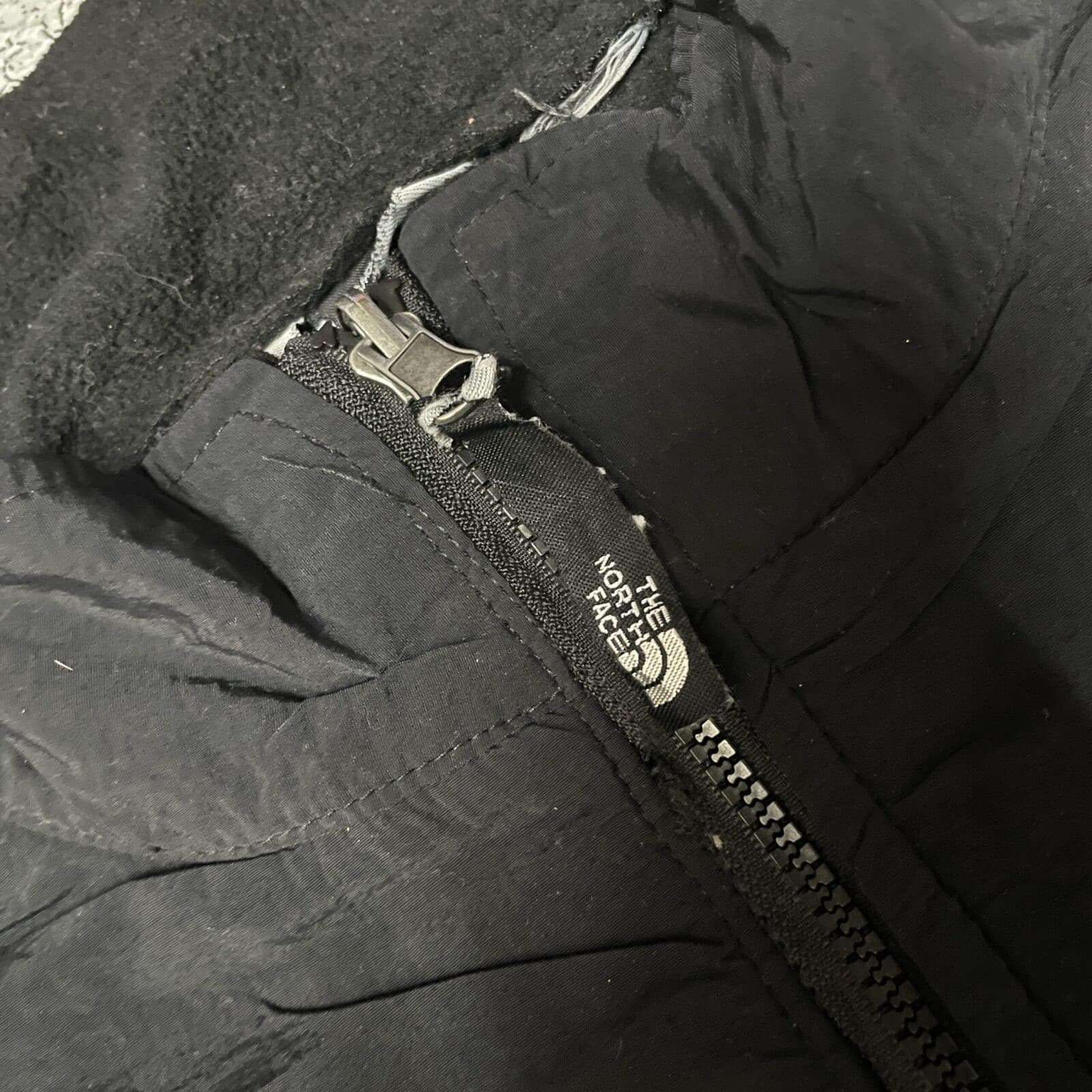 The North Face thrift fleece jacket India close-up