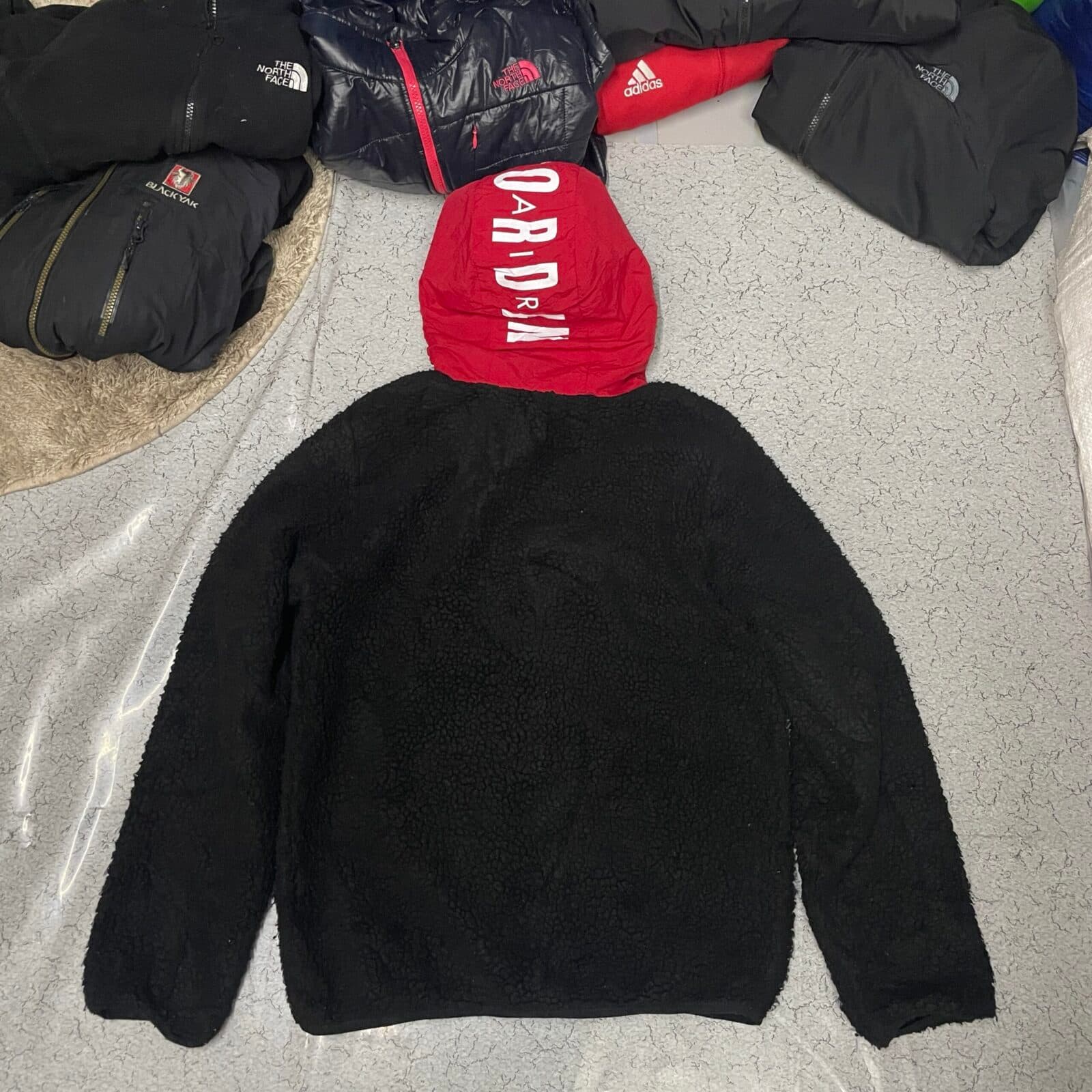 Branded thrift fleece jacket India detail view