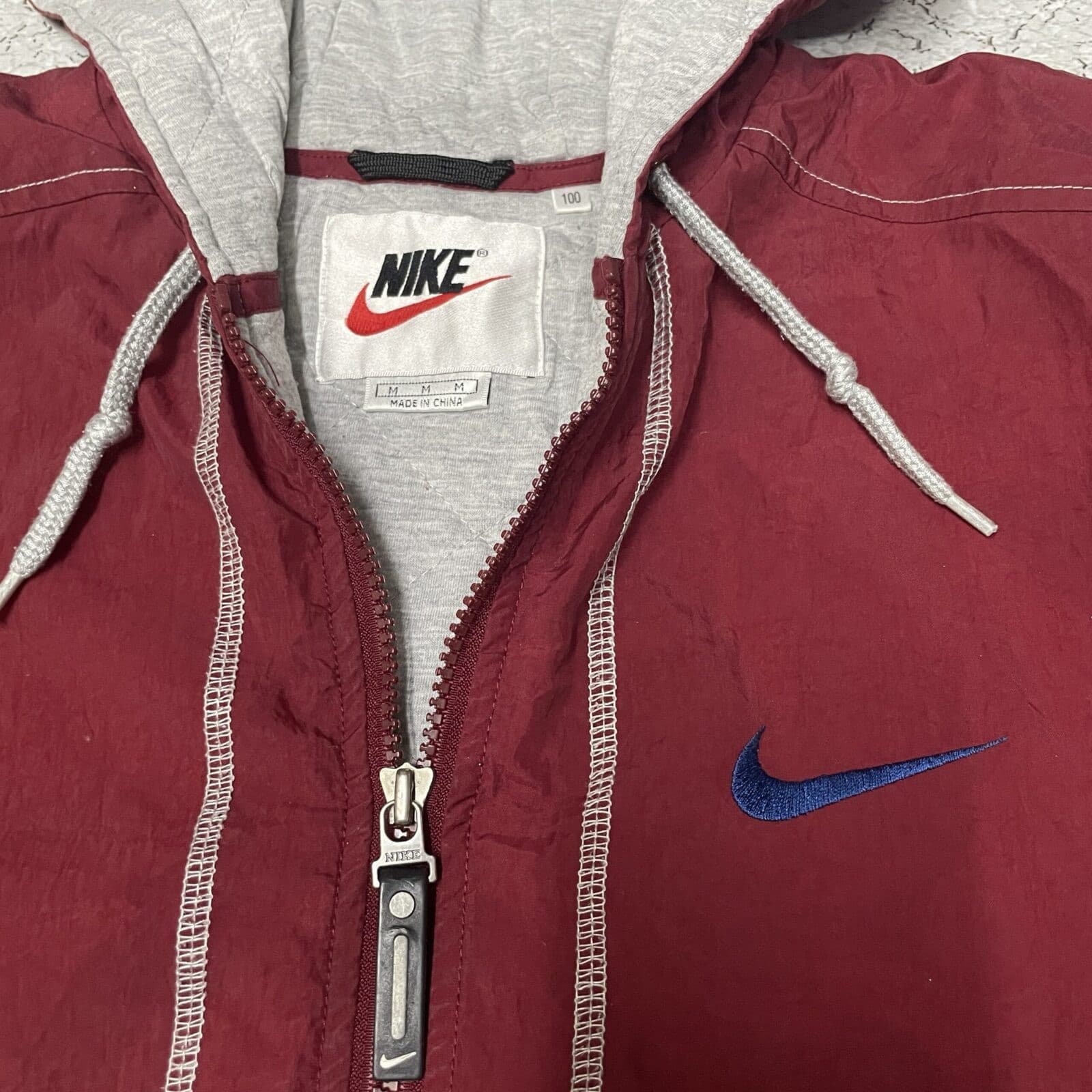 Nike thrift windbreaker jacket India close-up