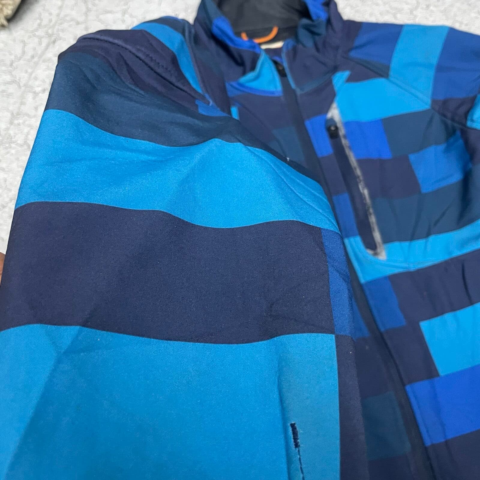 Branded thrift winter jacket India detail view