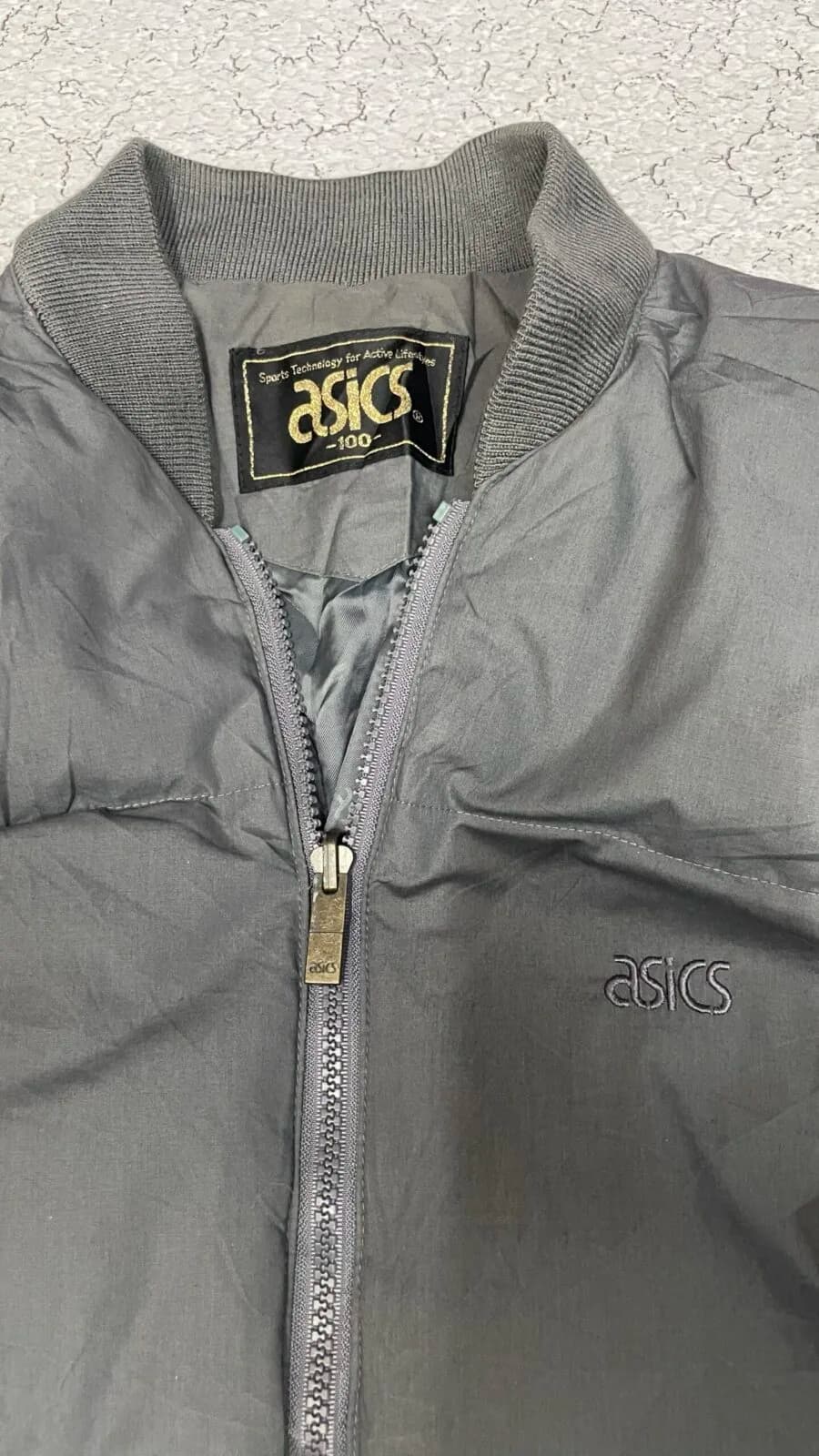 Branded thrift puffer jacket India back view