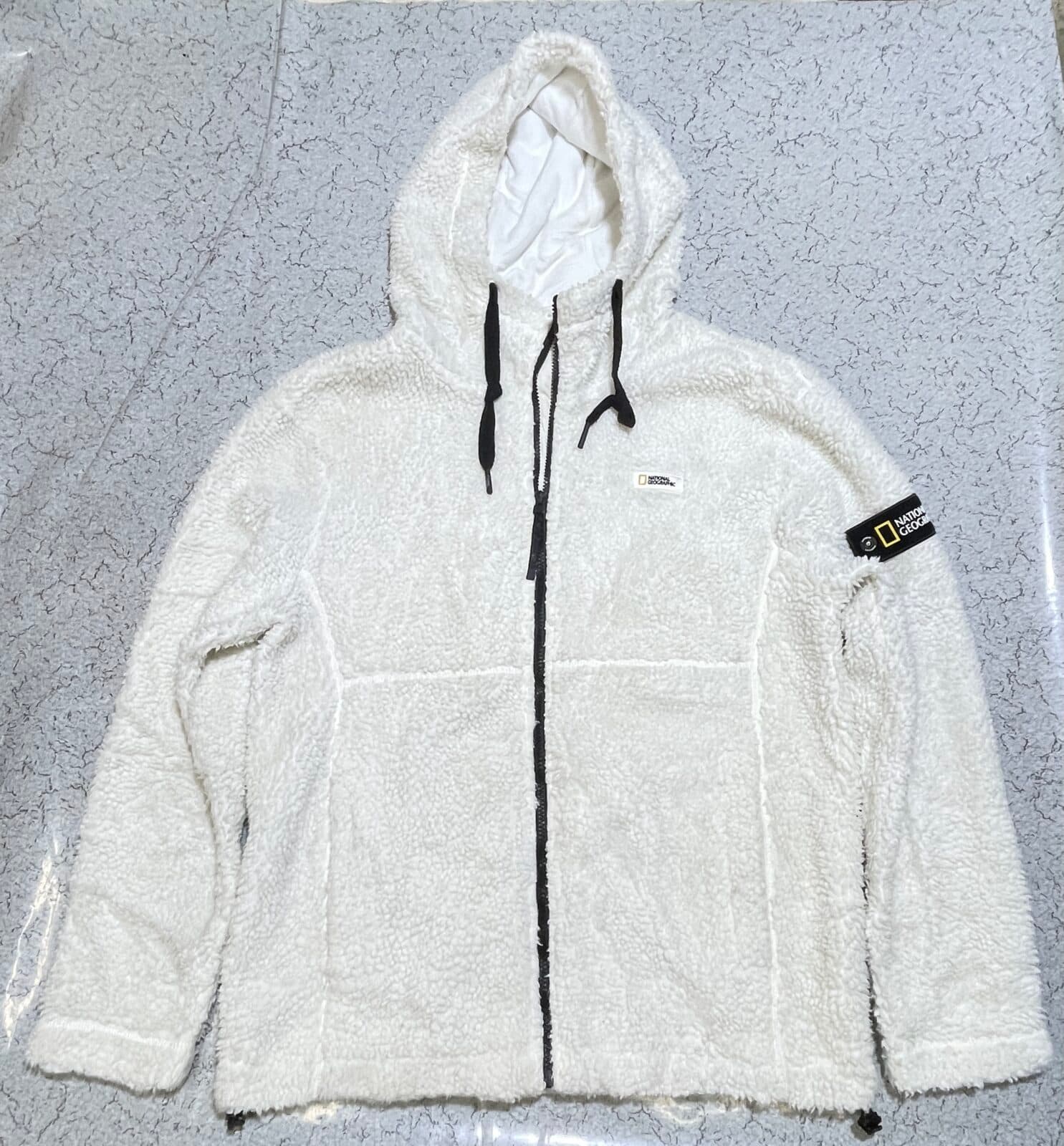 Branded thrift fleece jacket India detail view