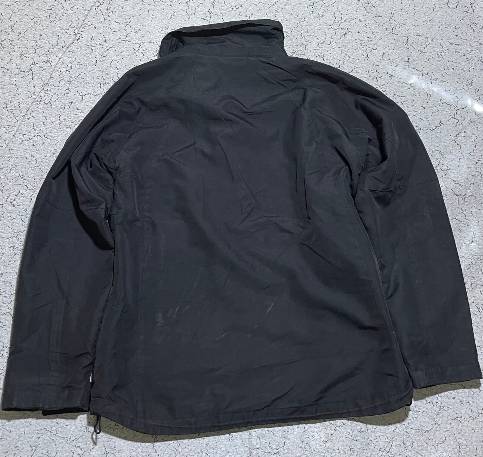 Adidas thrift winter jacket India detail view