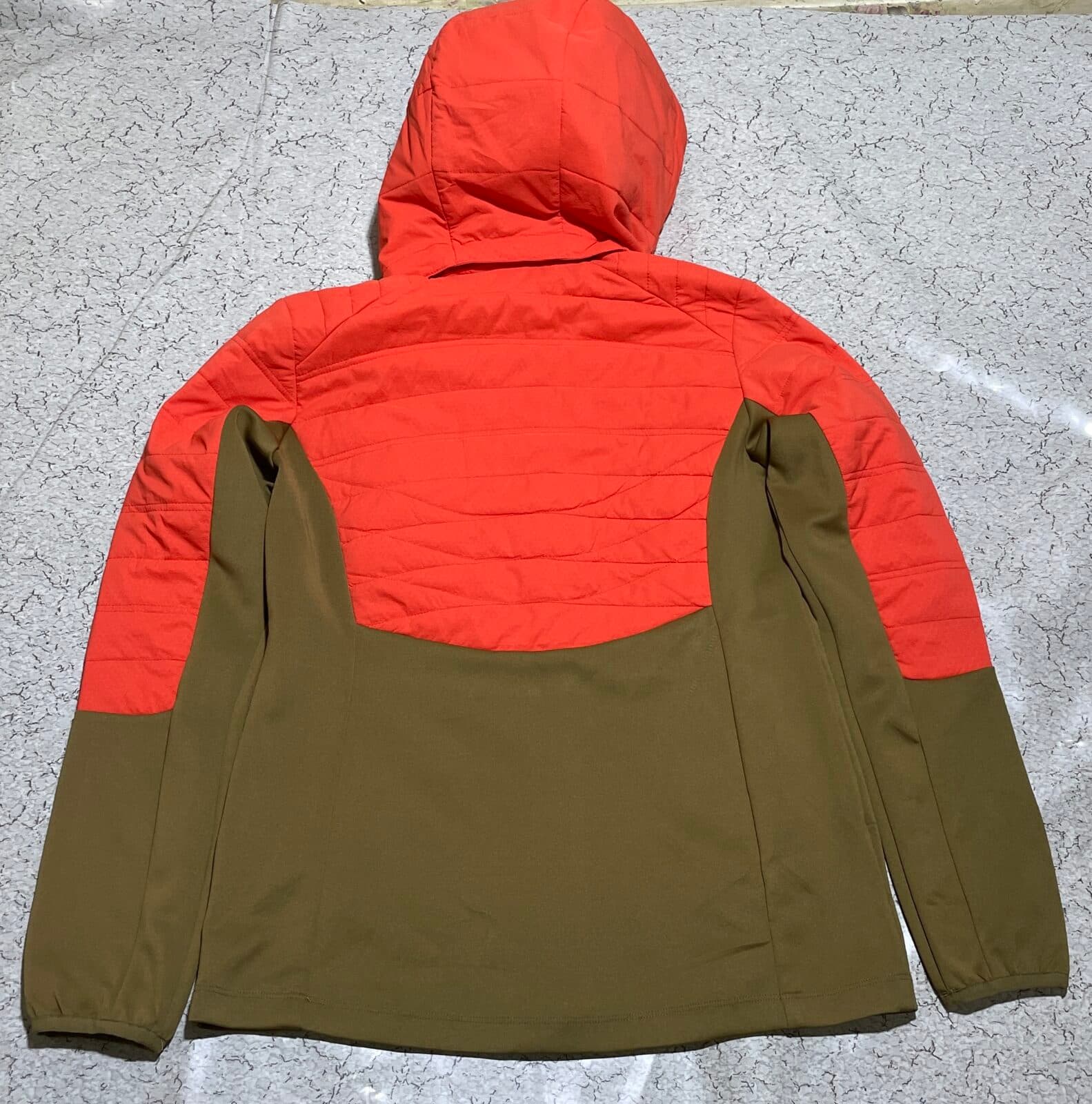 Branded thrift puffer jacket India detail view
