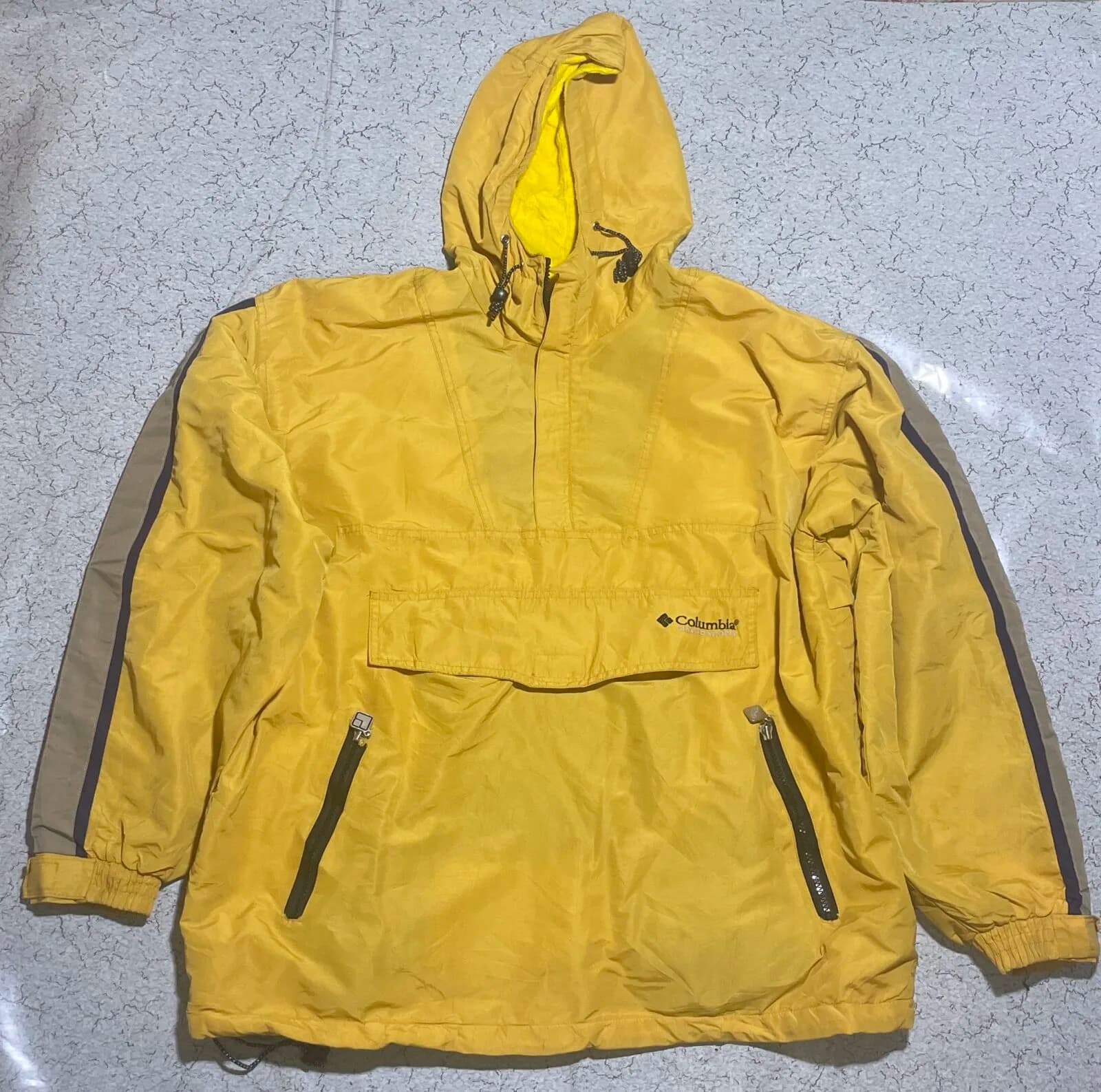 Columbia thrift windbreaker jacket India back view