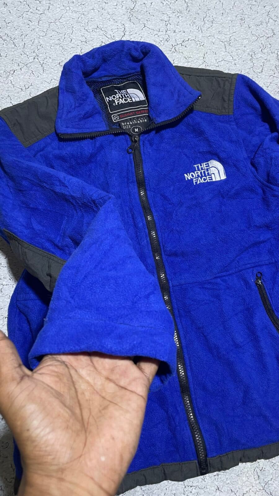 The North Face Windstopper thrift fleece jacket India close-up