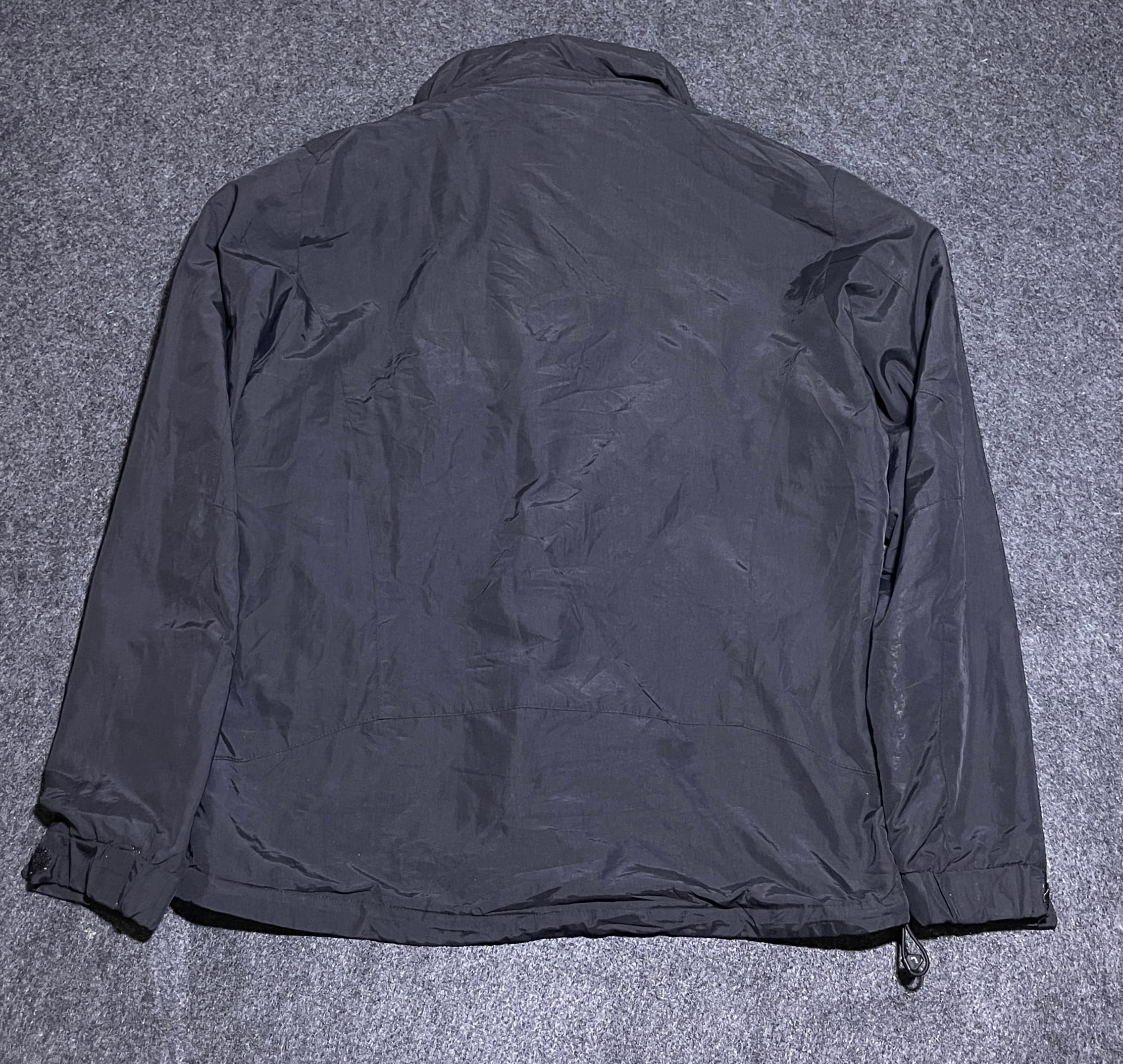 New Balance thrift windbreaker jacket India detail view