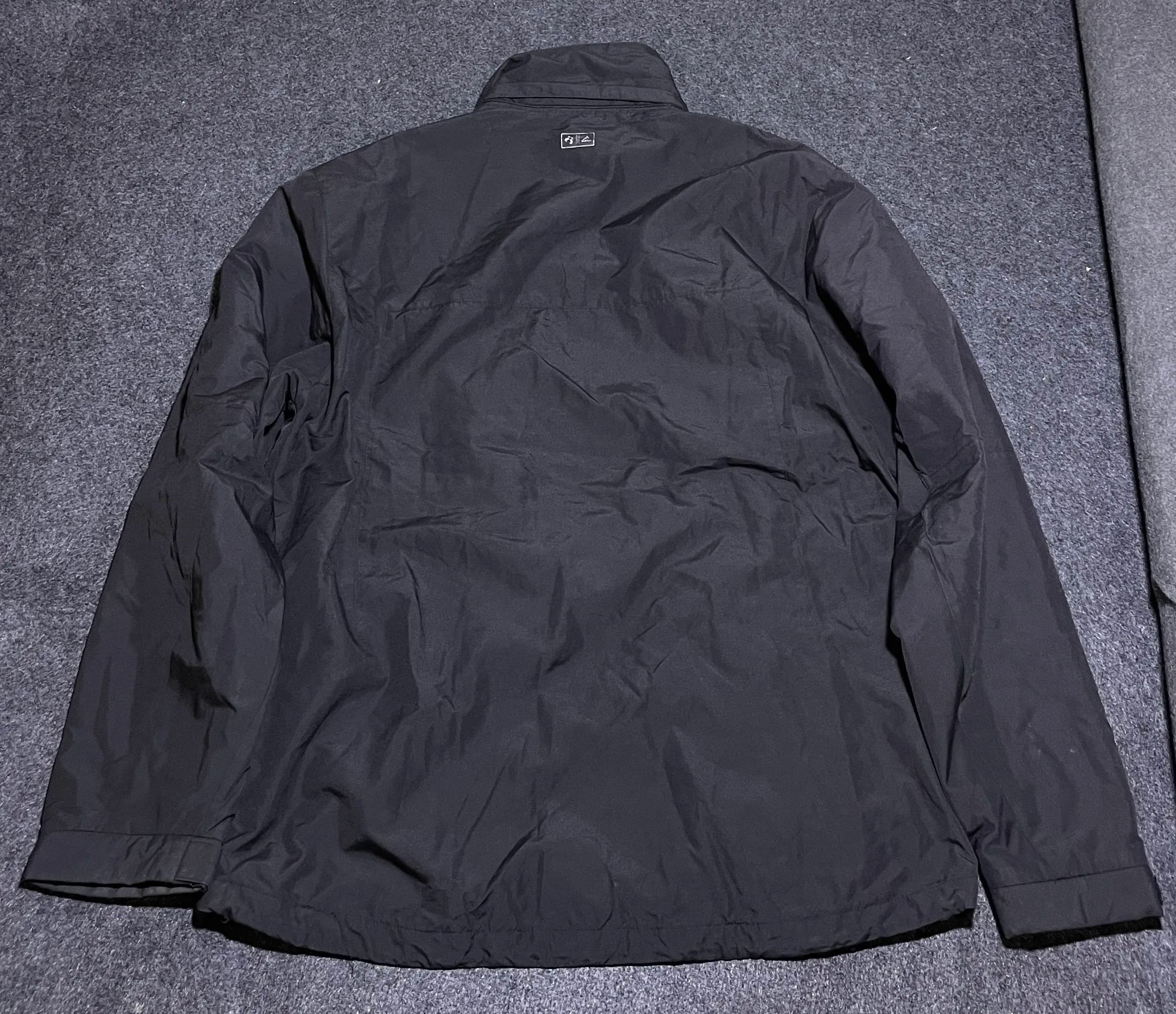 Adidas thrift windbreaker jacket India back view