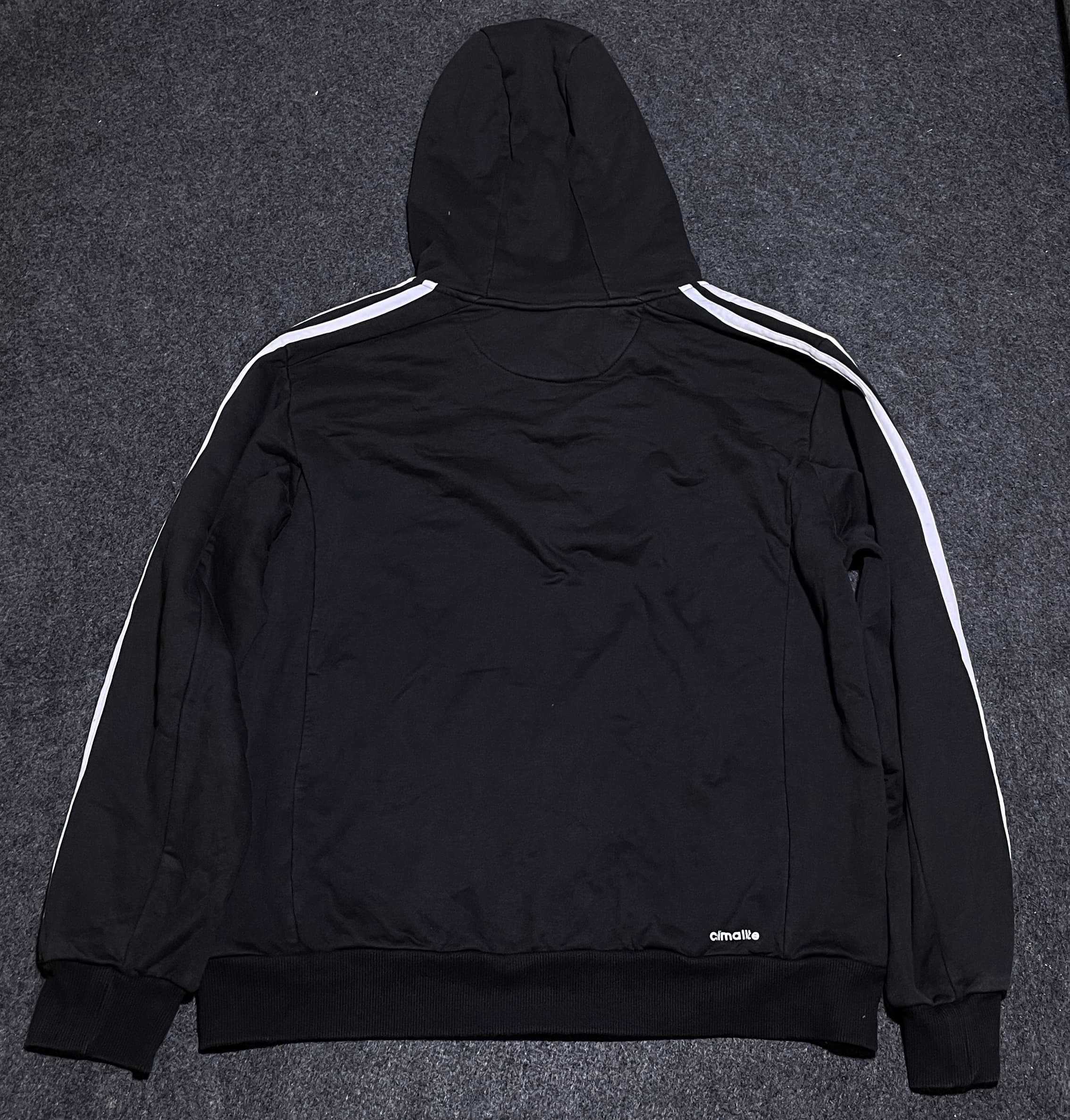 Adidas Climalite thrift jacket India close-up