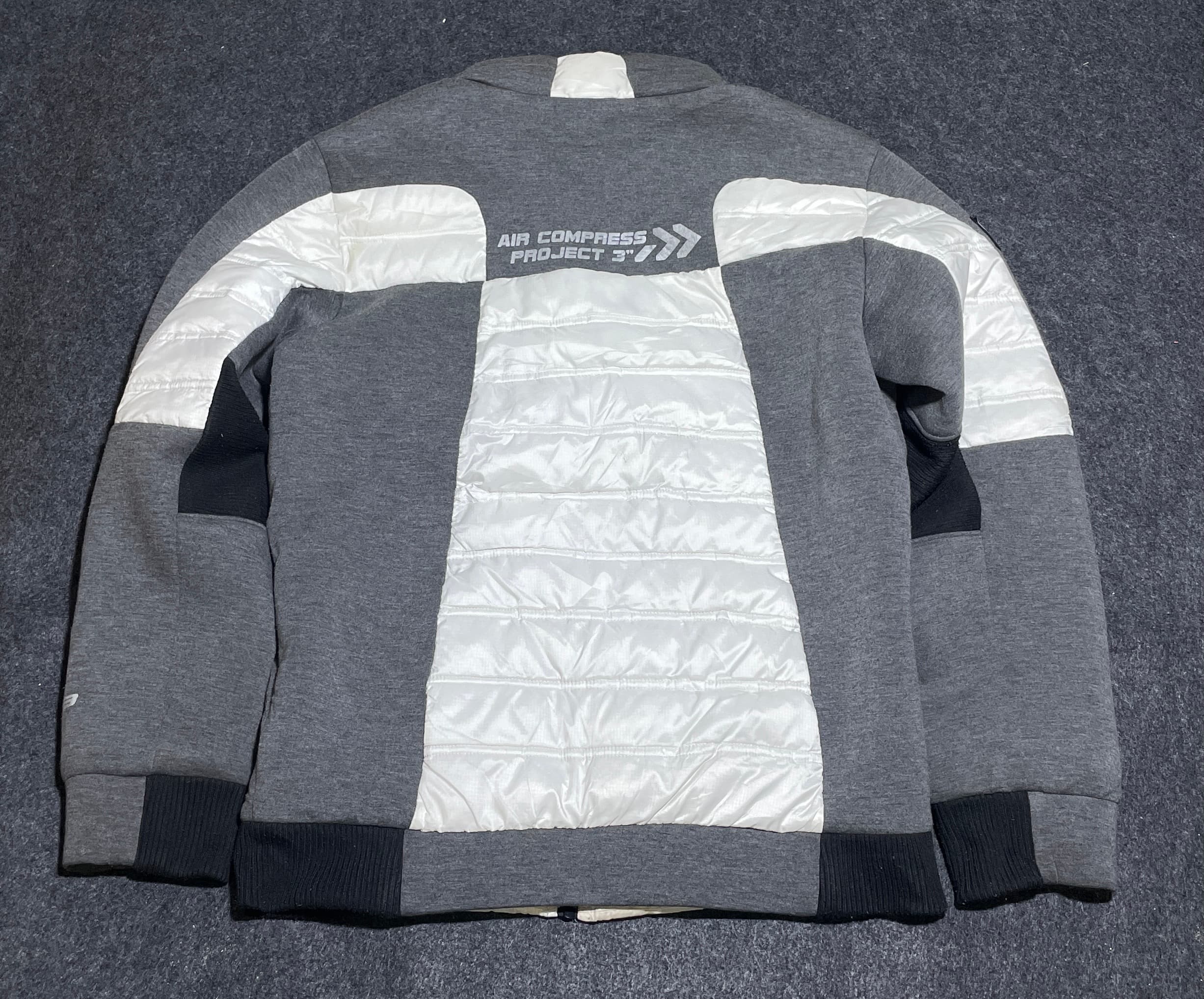 Branded thrift puffer jacket India detail view