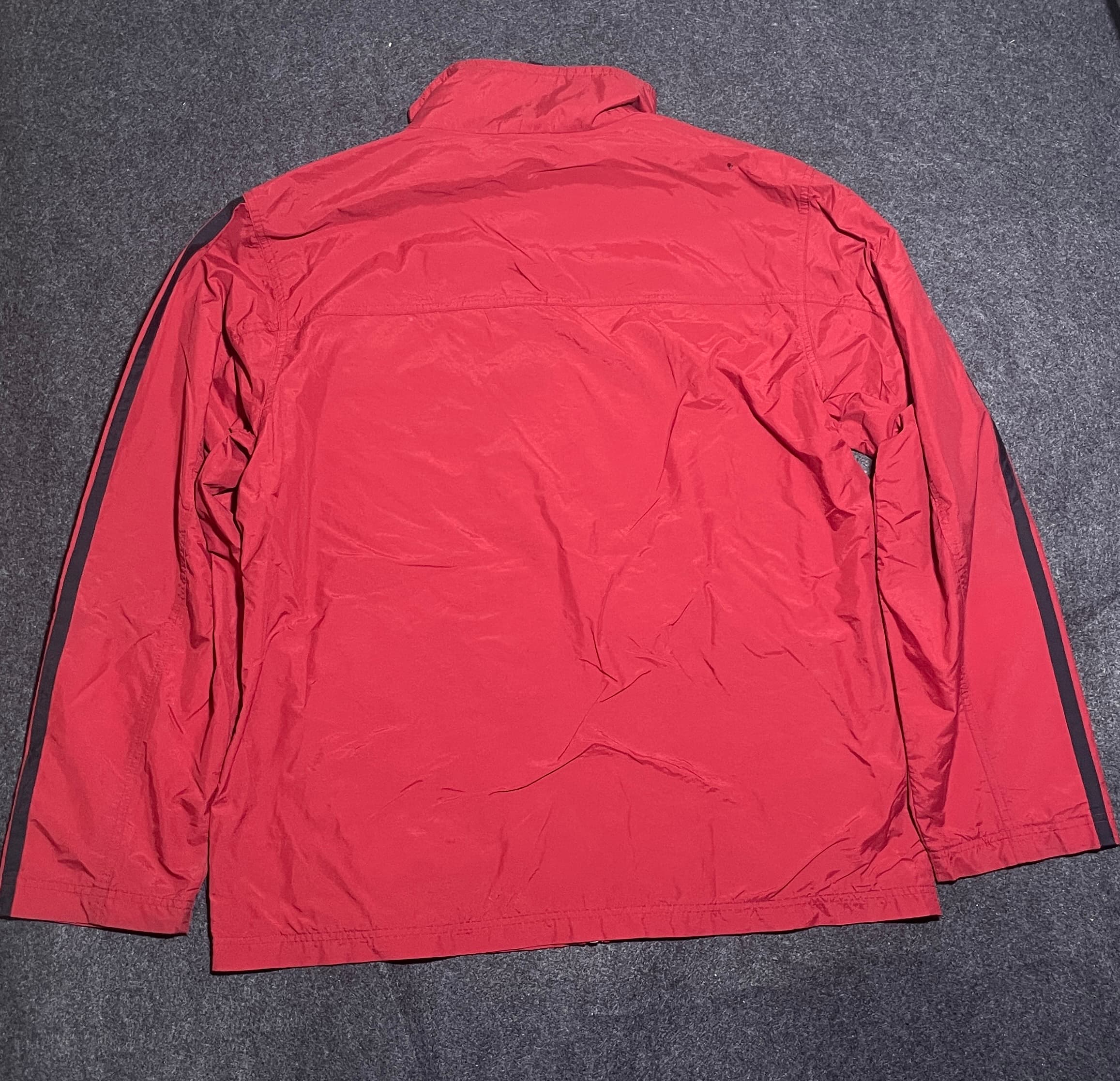 Nike thrift windbreaker jacket India detail view