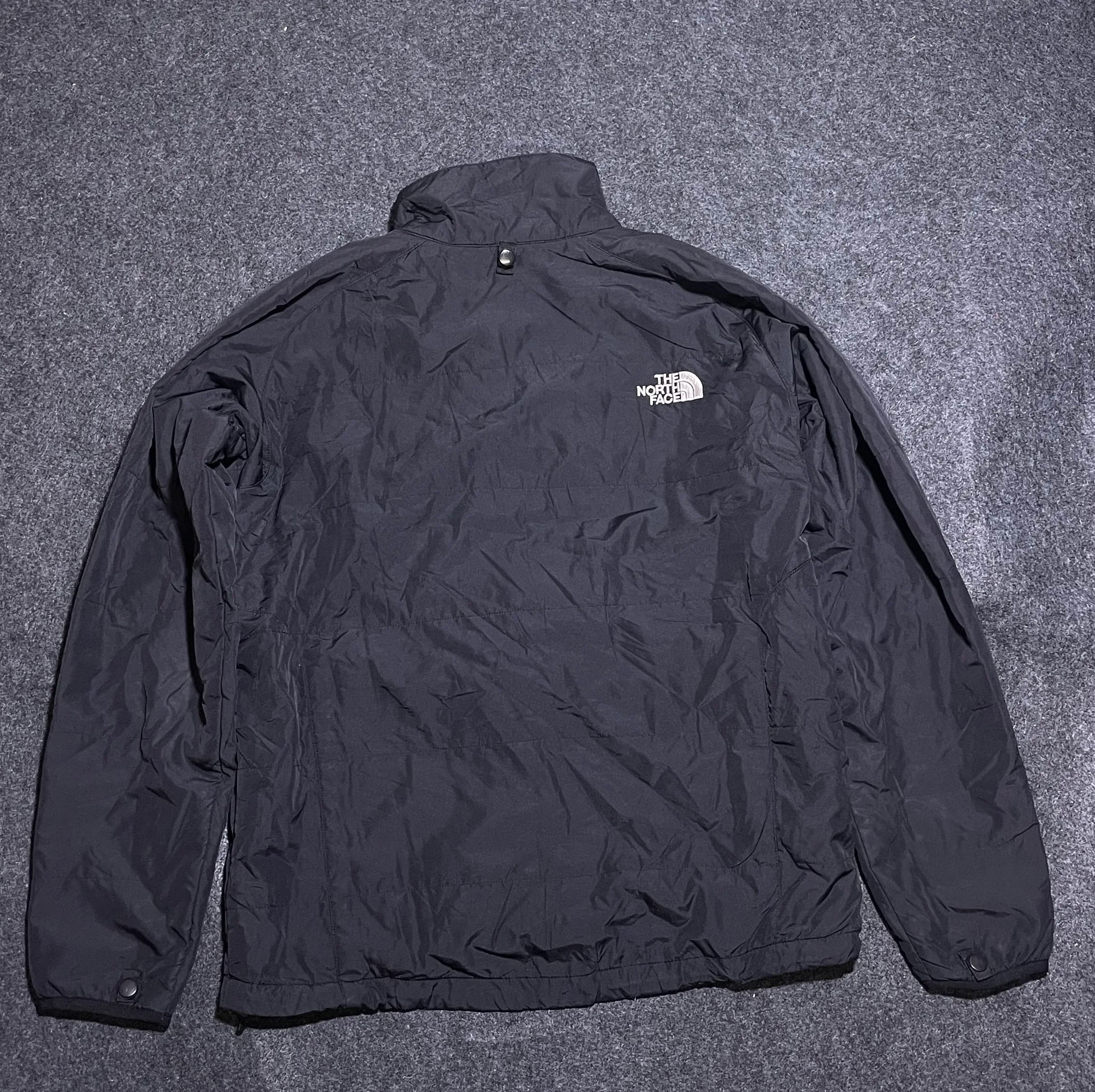 The North Face thrift puffer jacket India detail view