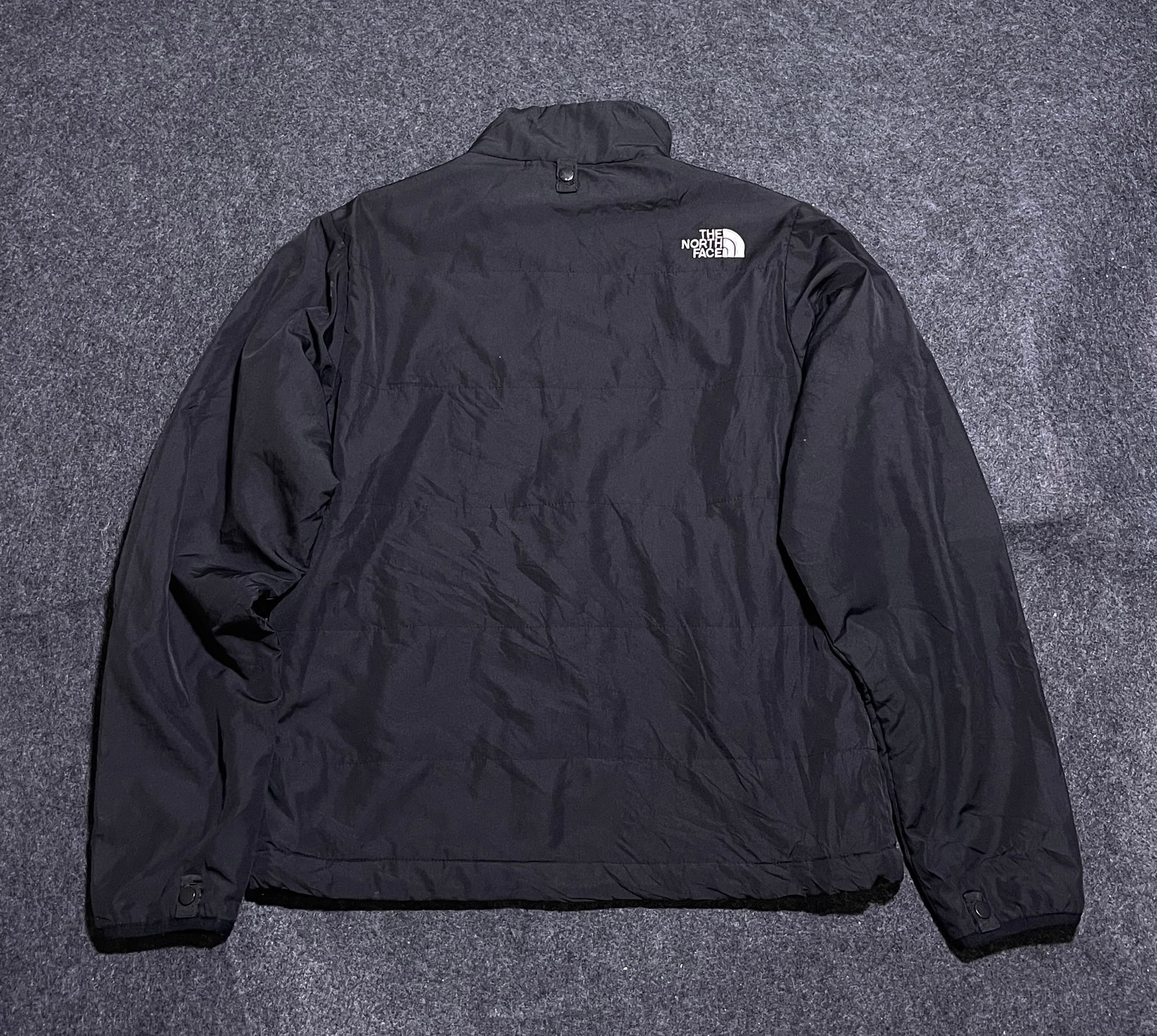 The North Face thrift puffer jacket India detail view