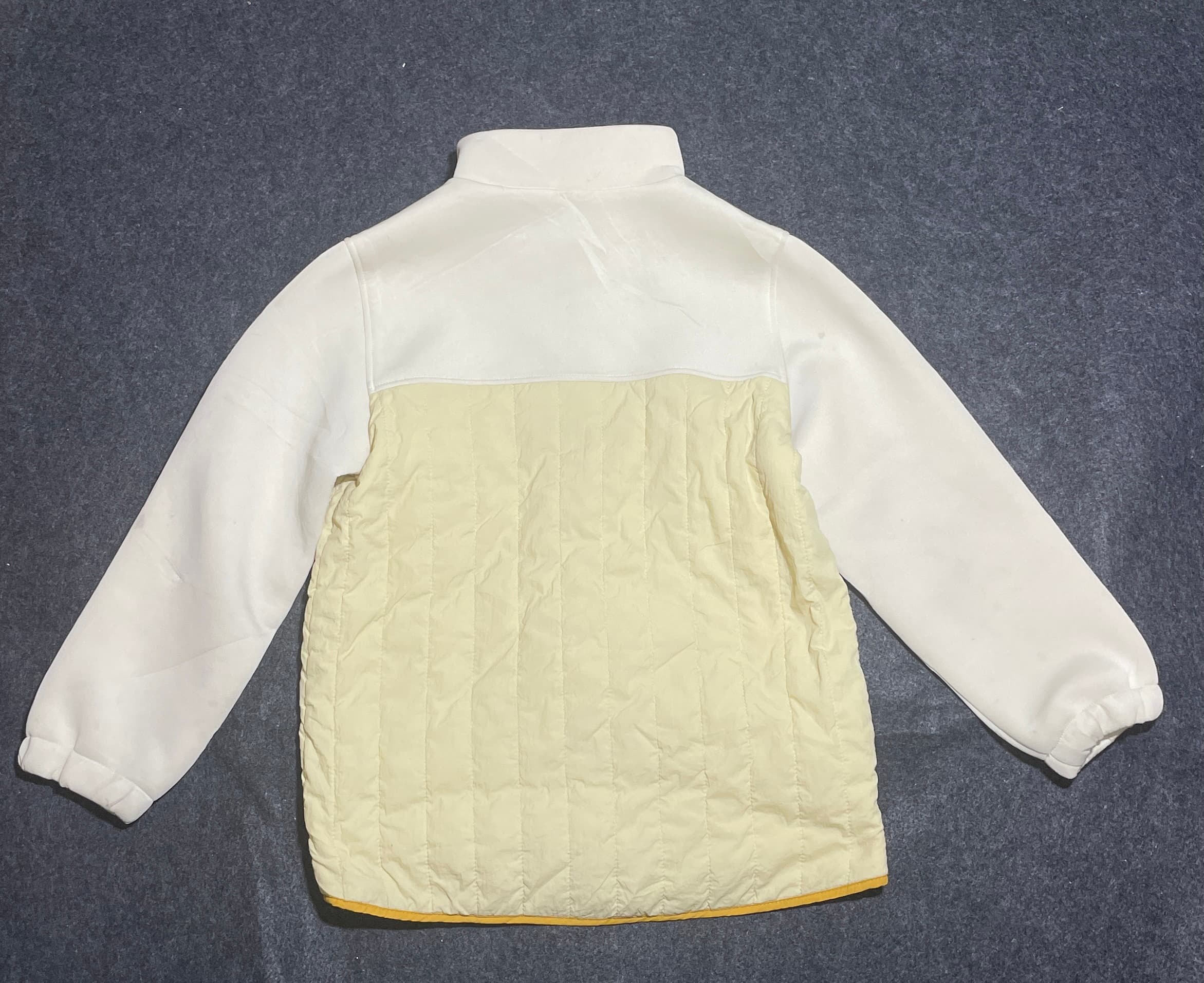 Zara thrift puffer jacket India detail view