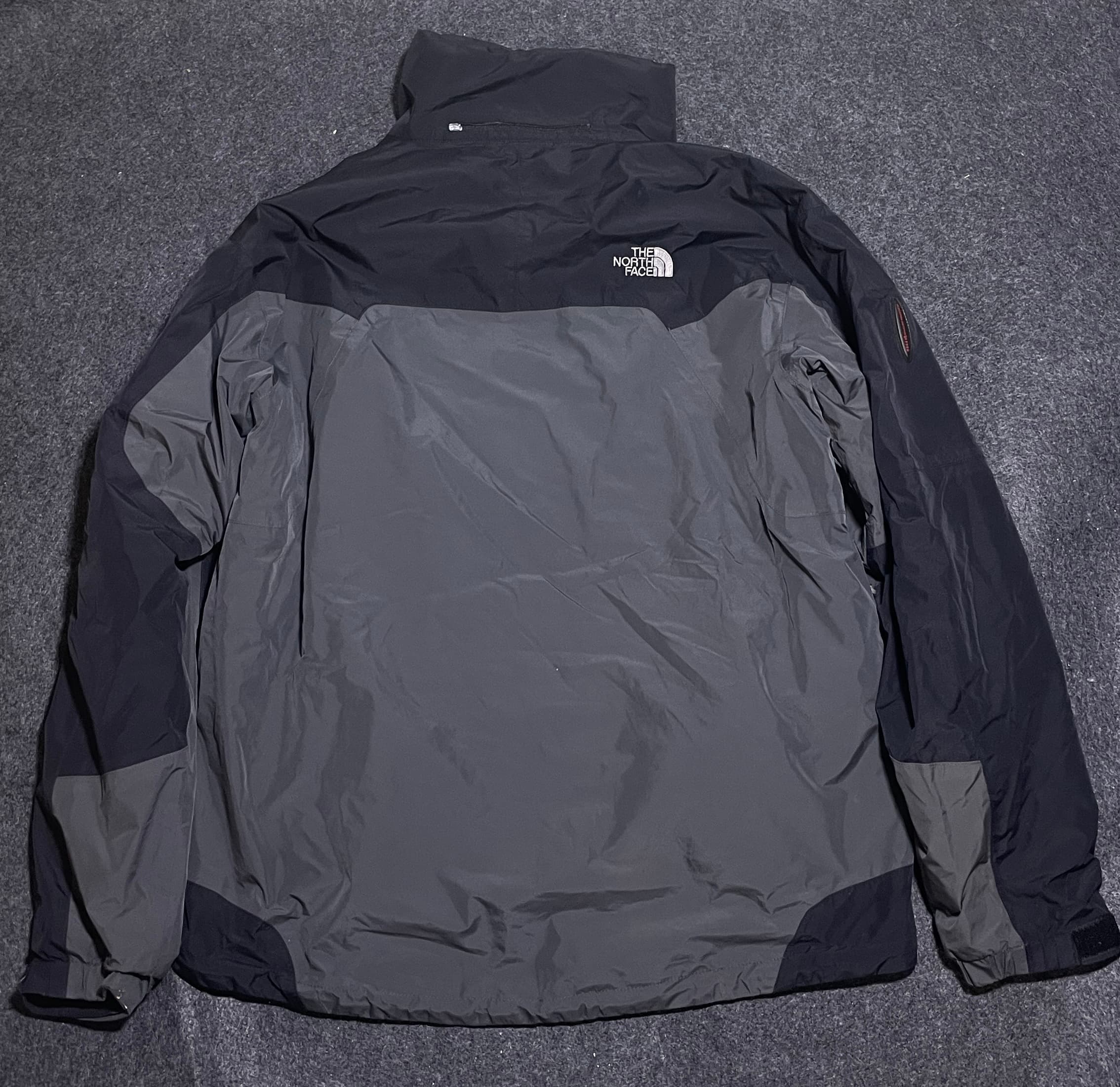 The North Face thrift winter jacket India detail view