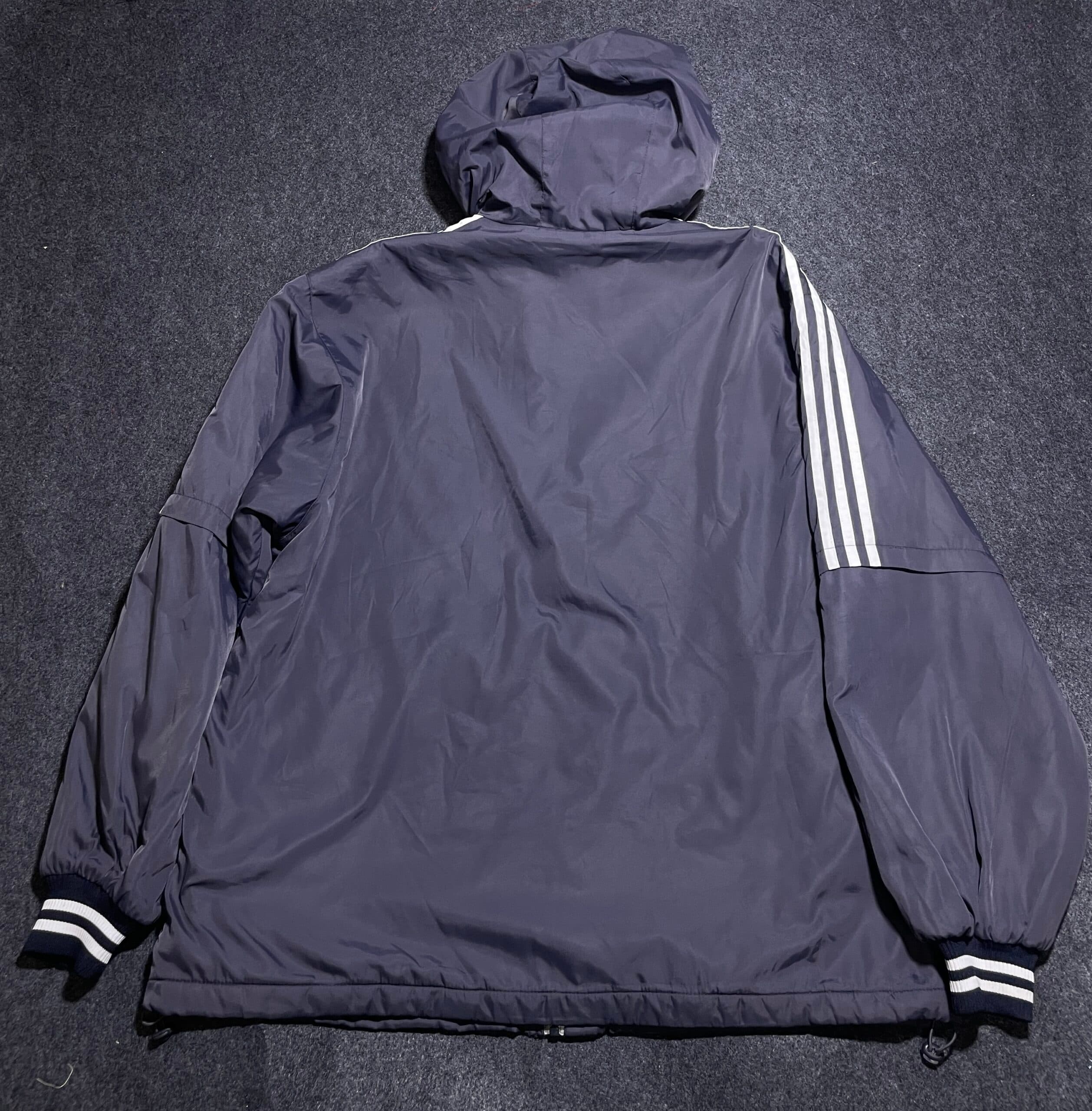 Adidas thrift winter jacket India detail view