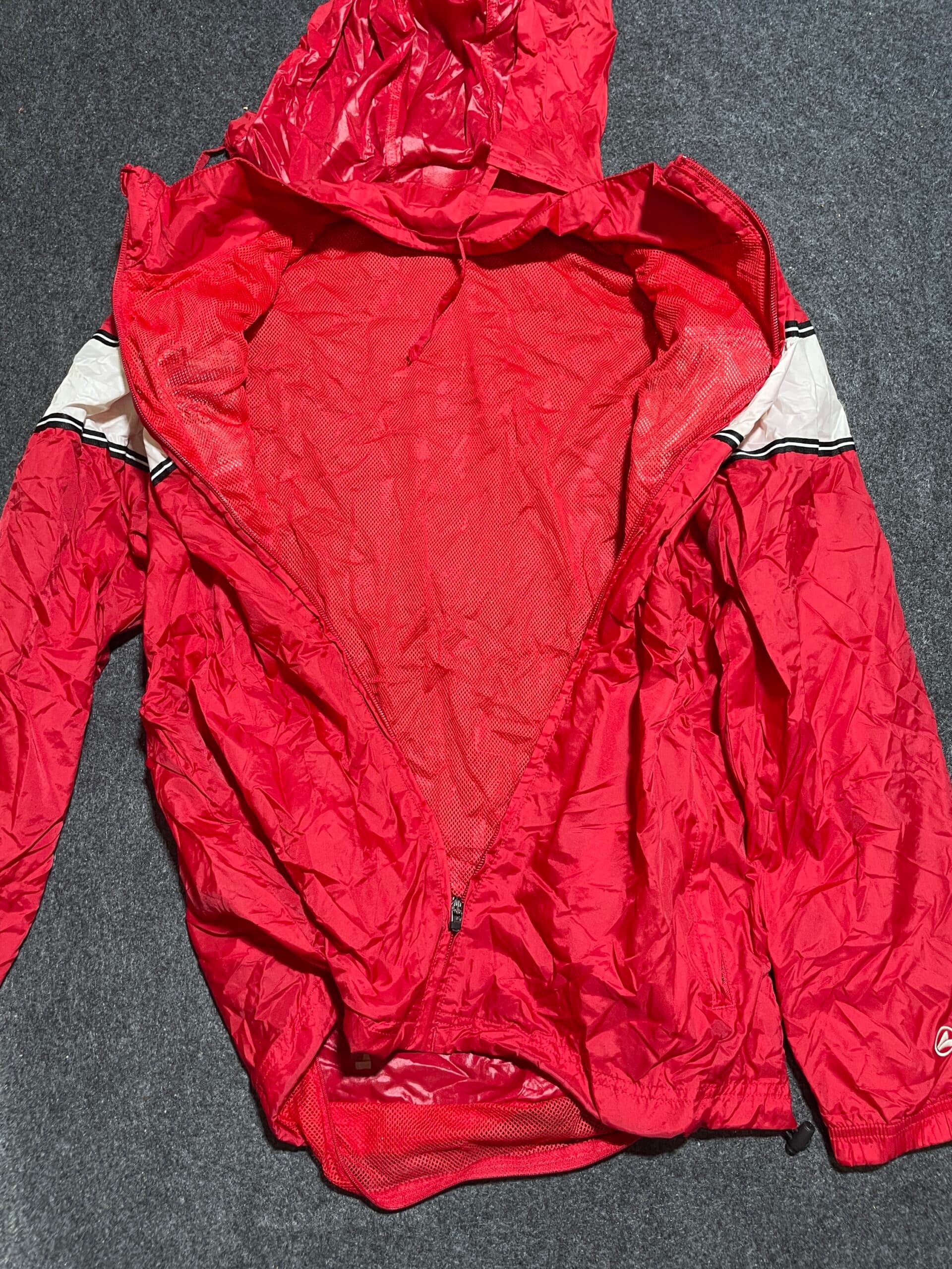 Jako Sports Raincoat Red M Made In Japan thrift clothing India detail view