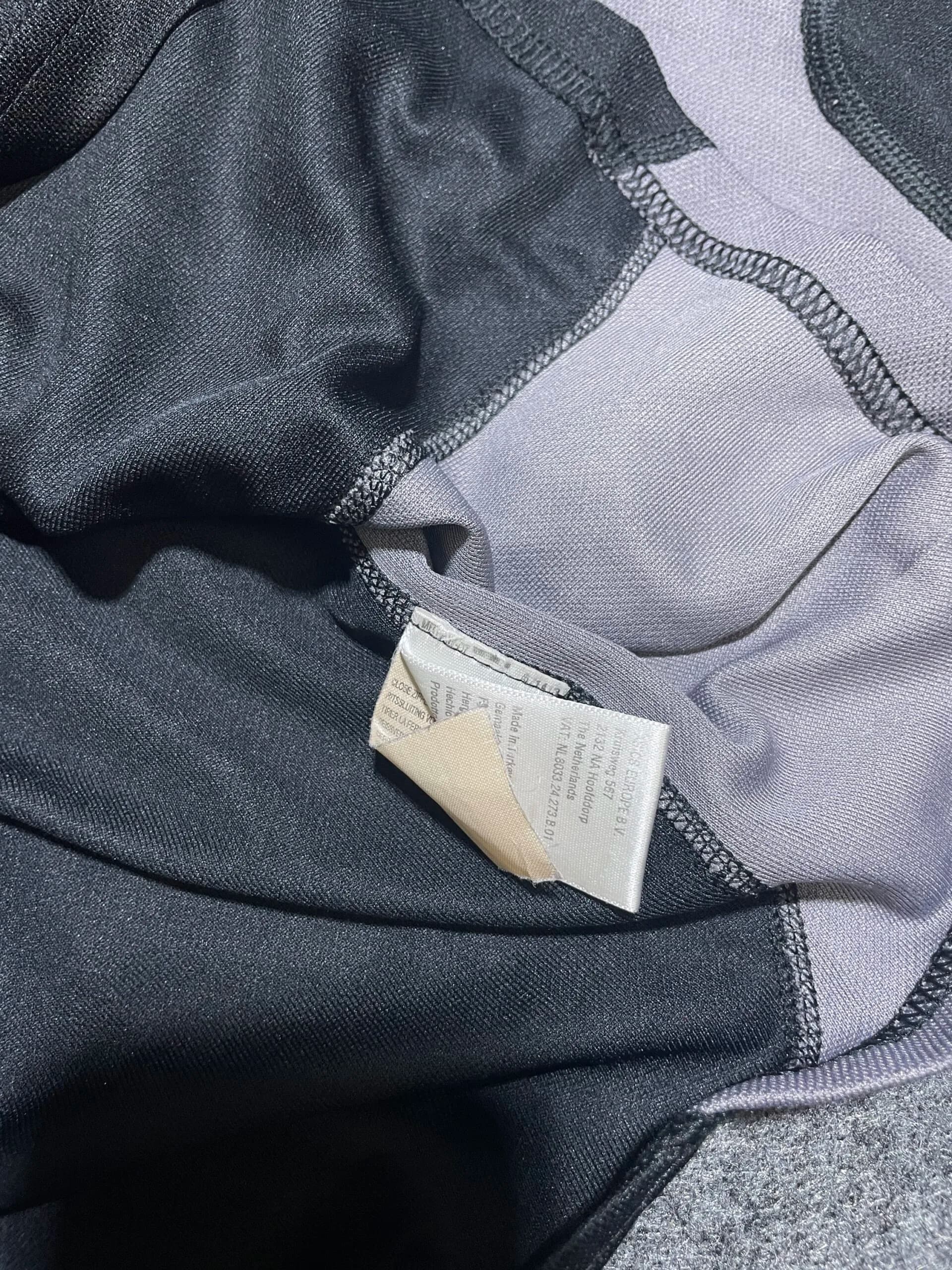 Asics Men’s Half Zip Sports Top – Size L Black &Amp; Grey thrift clothing India detail view