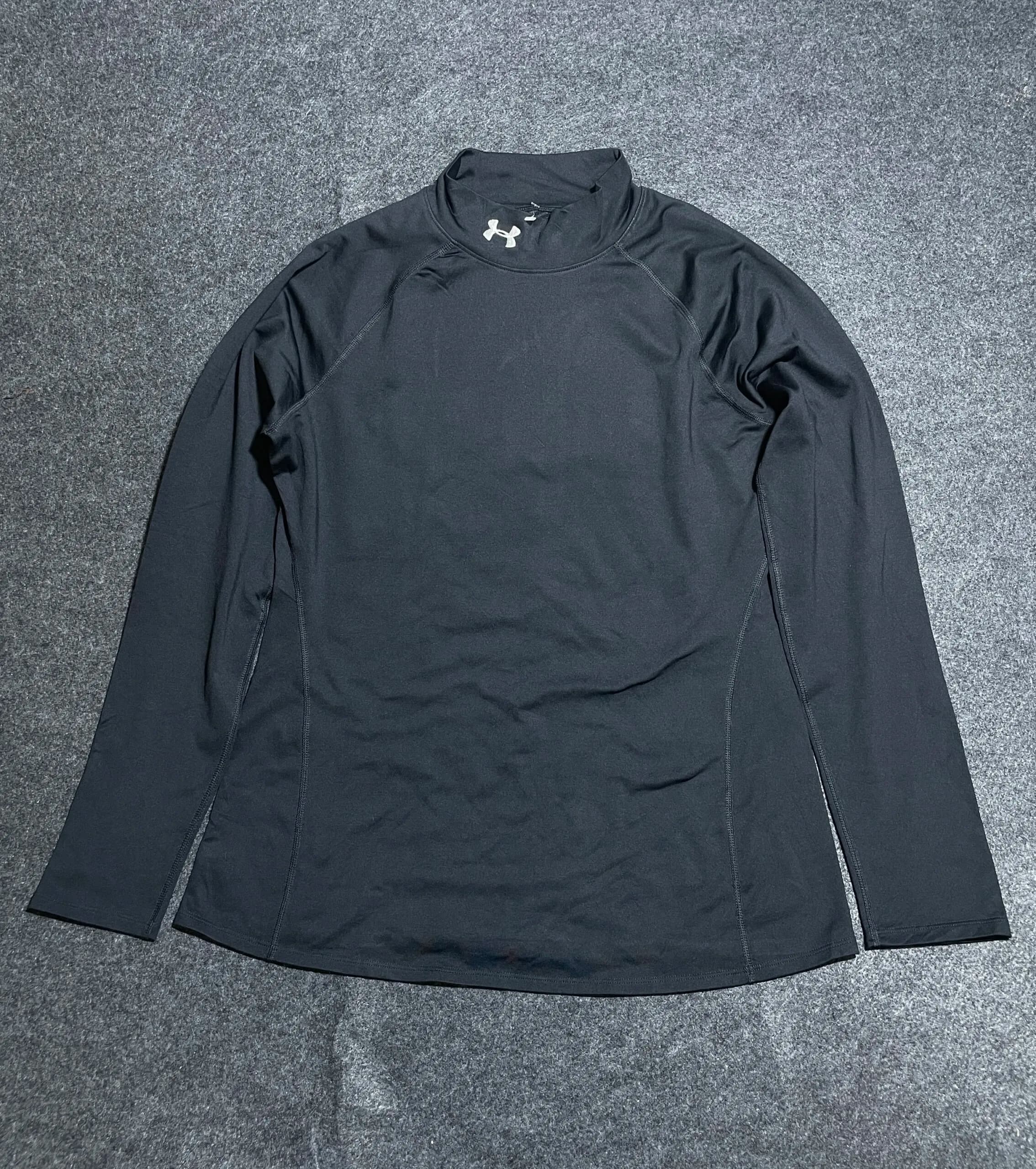 Under Armour thrift compression wear India back view