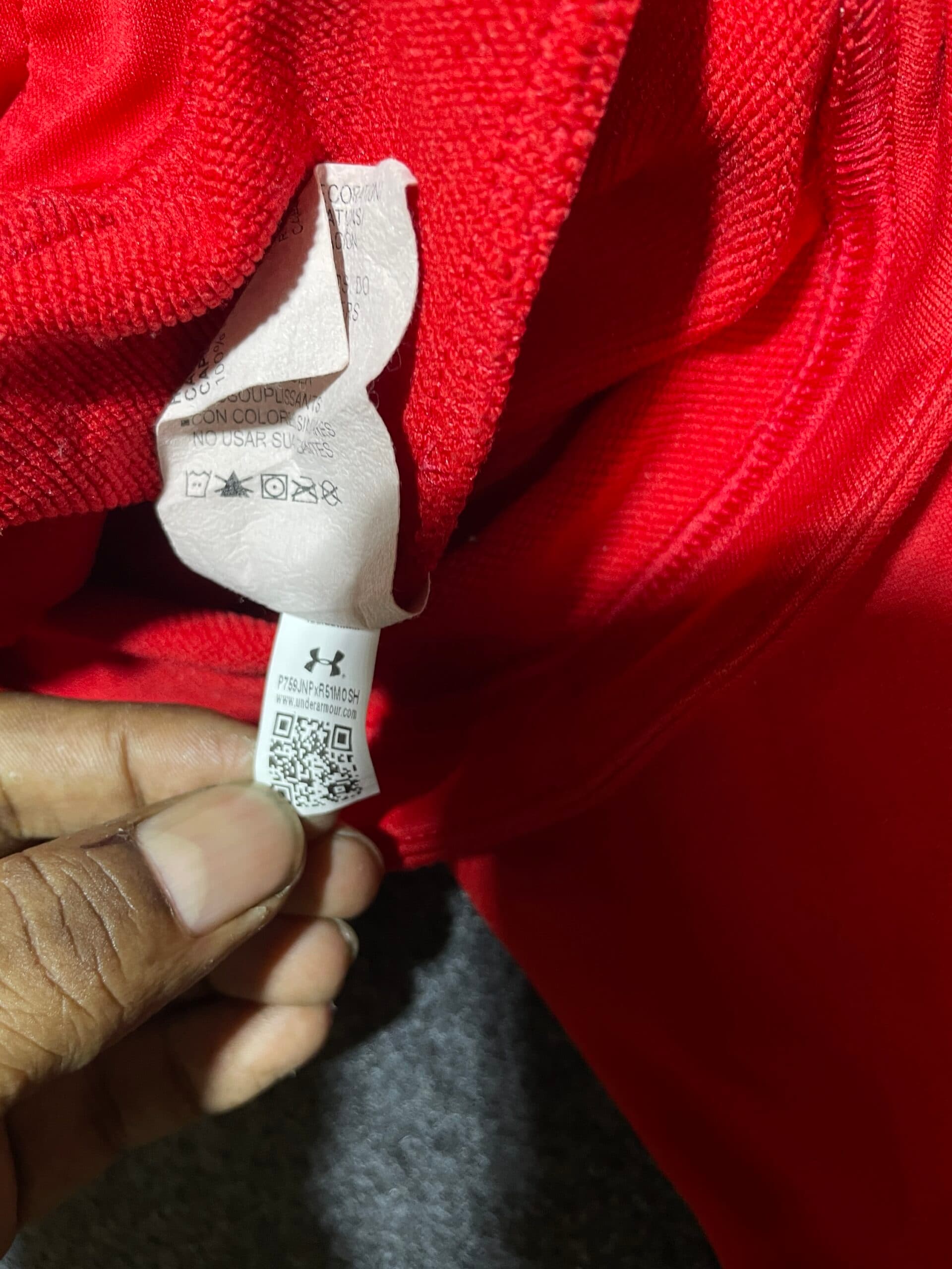 Under Armour ColdGear thrift hoodie India close-up
