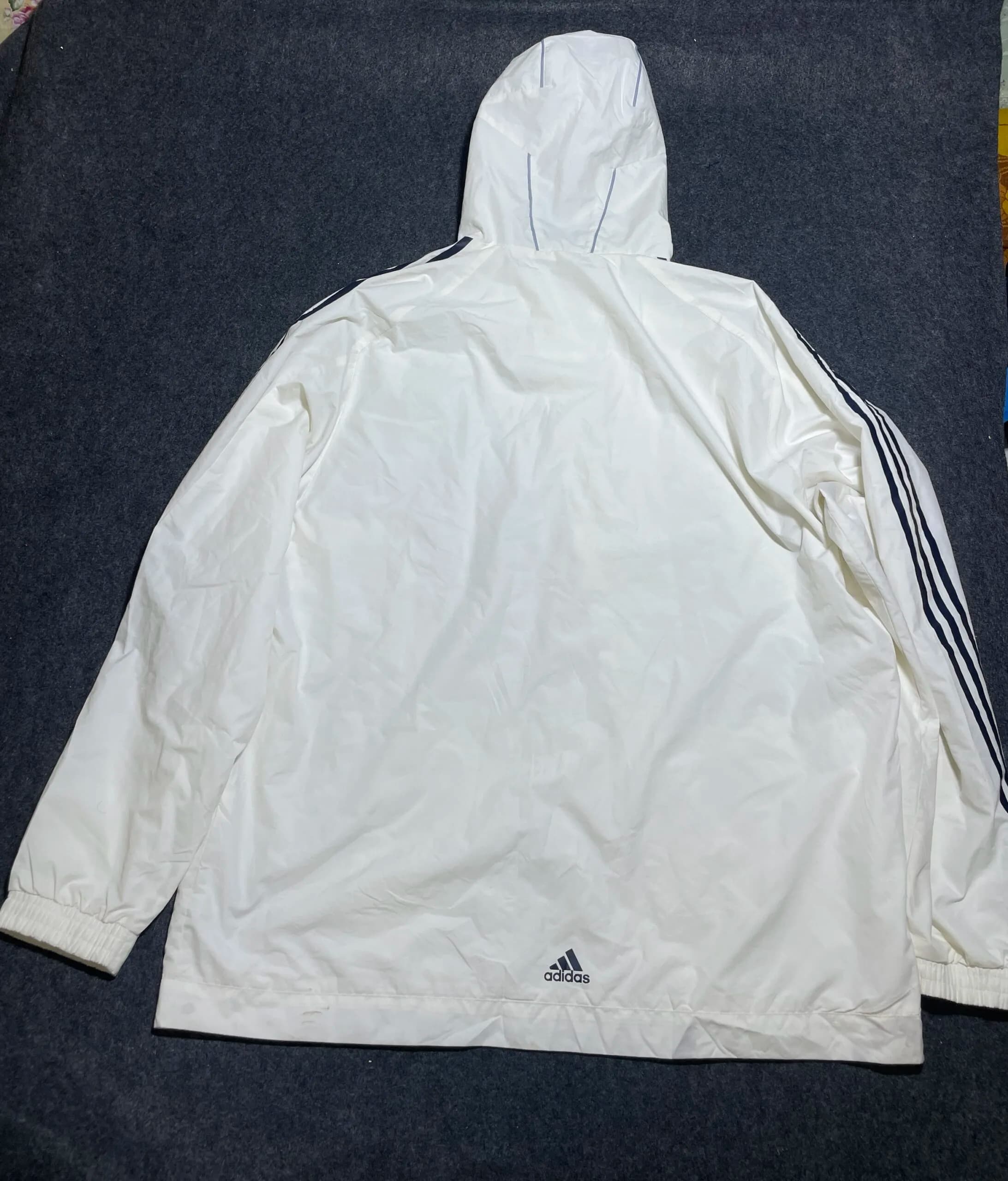 Adidas thrift jacket India detail view