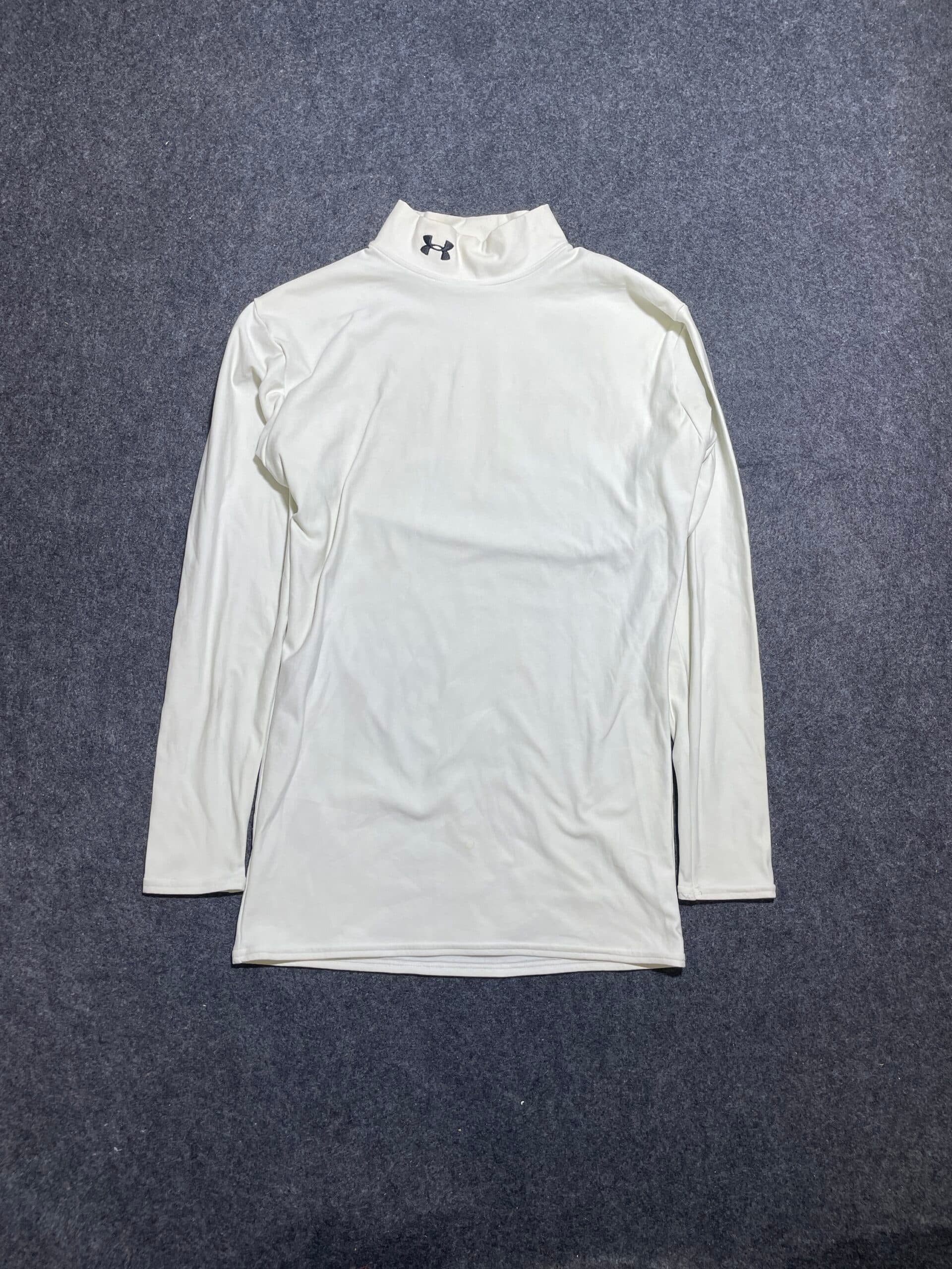 Under Armour thrift compression wear India close-up