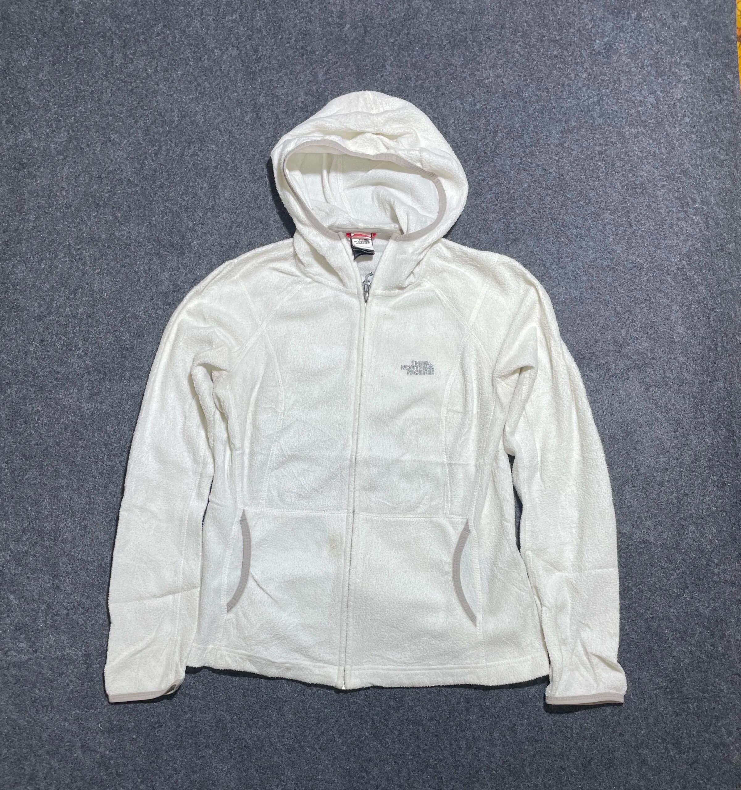 The North Face thrift fleece jacket India close-up