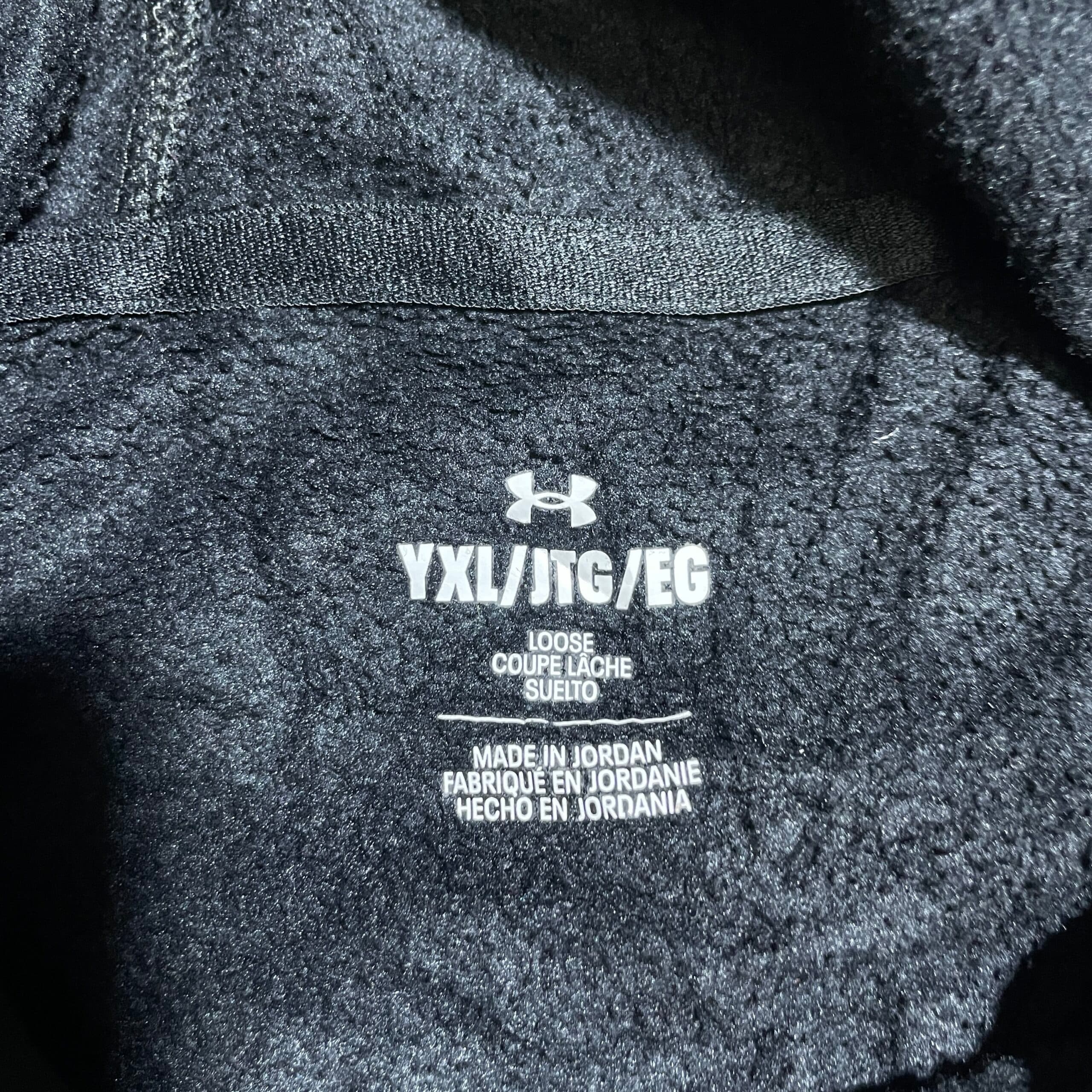 Under Armour thrift t-shirt India close-up