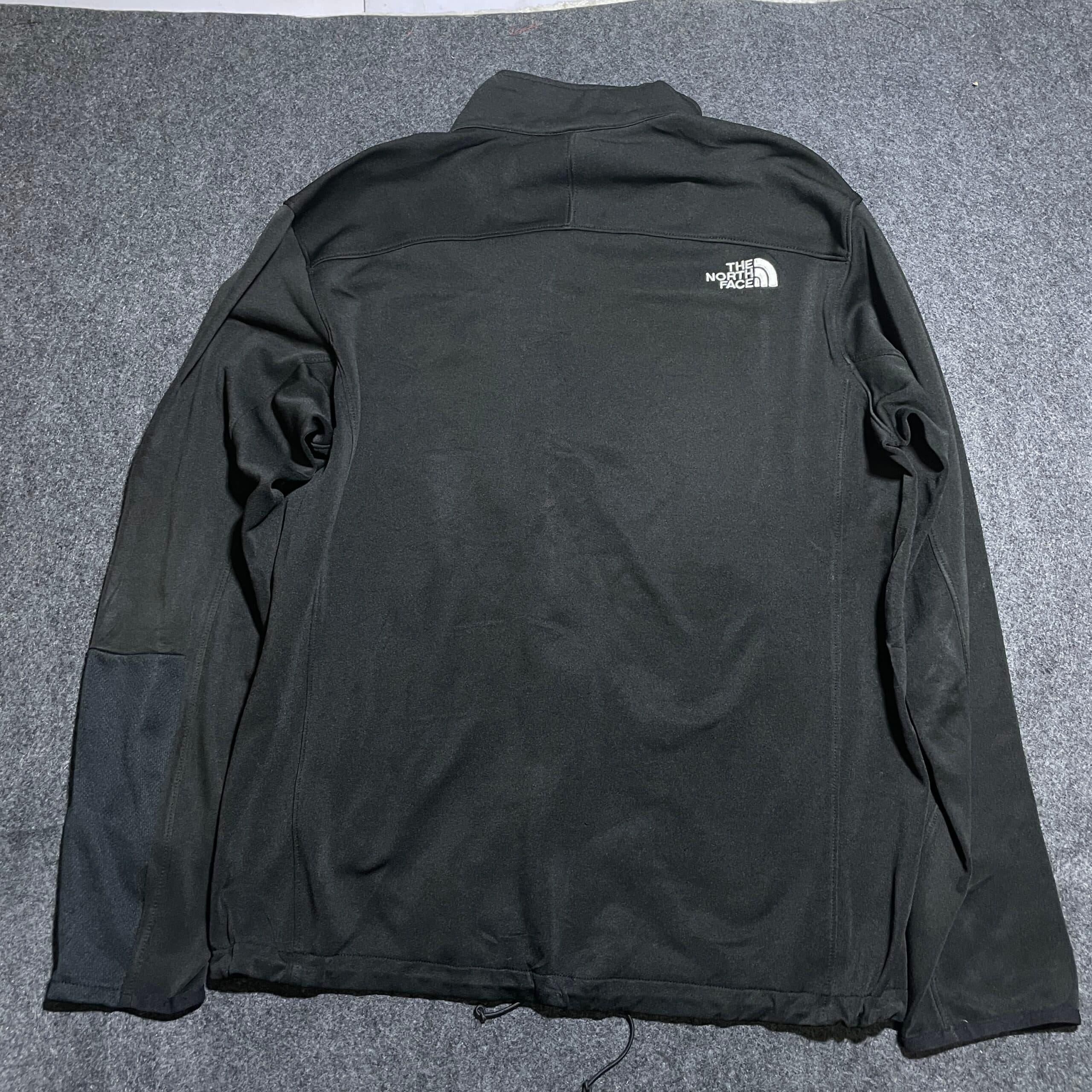 The North Face thrift track jacket India detail view