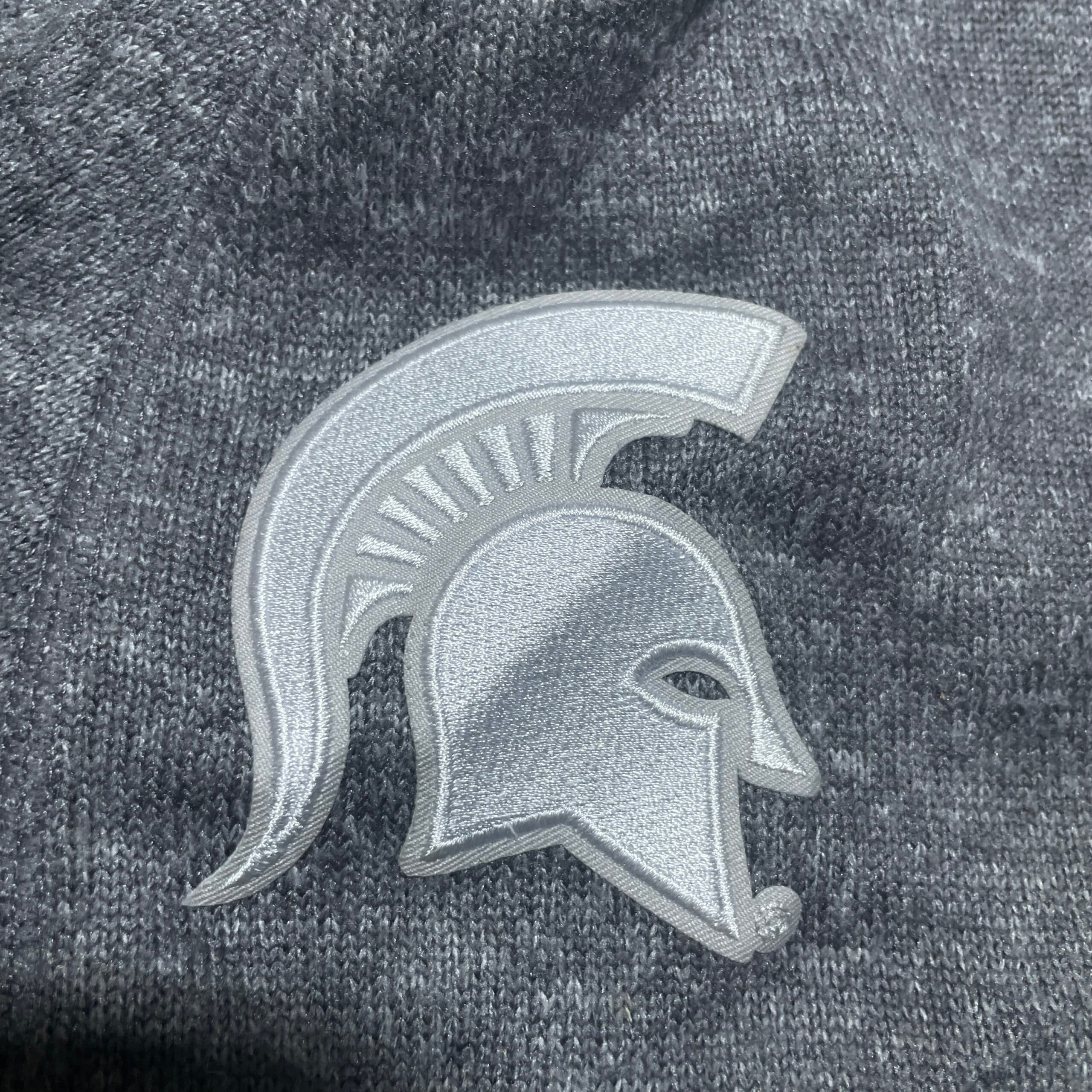 Branded thrift fleece jacket India close-up